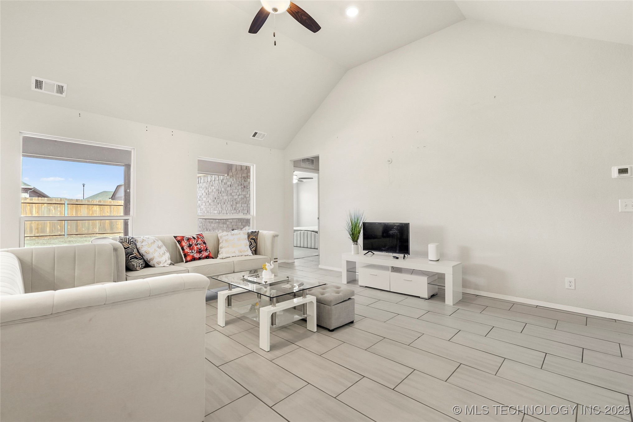 3112 W Albuquerque Place Property Photo 8