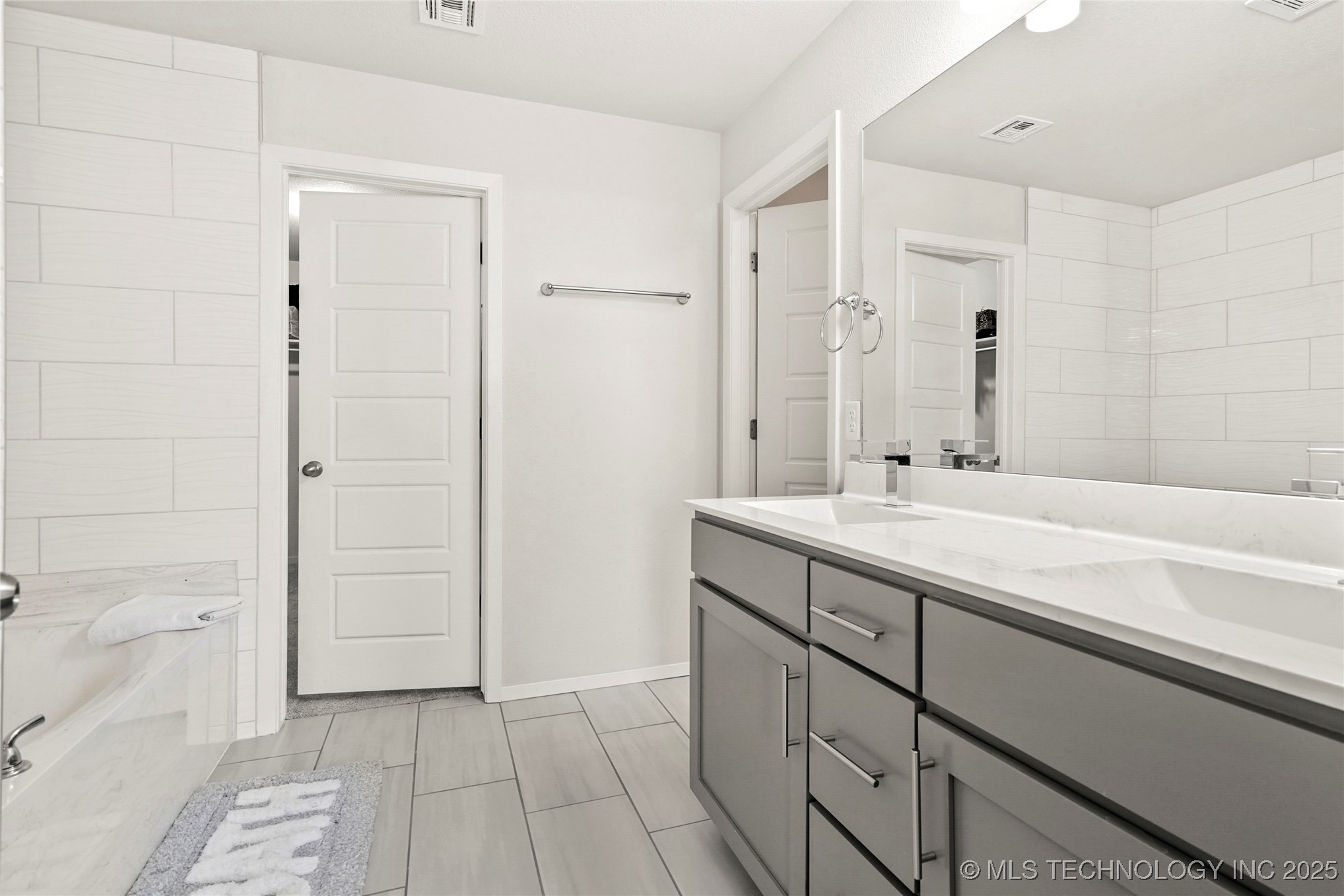 3112 W Albuquerque Place Property Photo 22