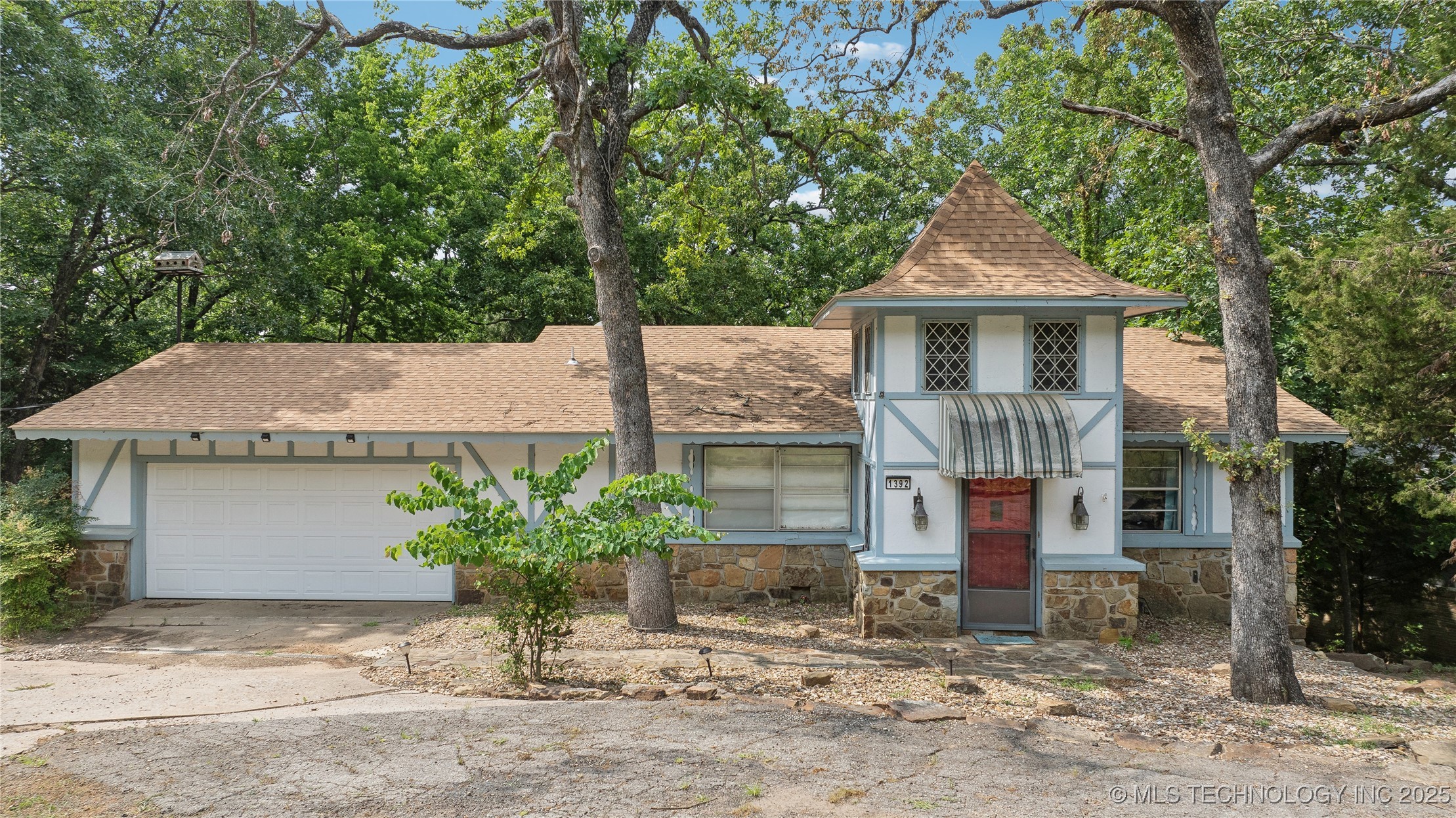 1392 Robin Hood Road Property Photo