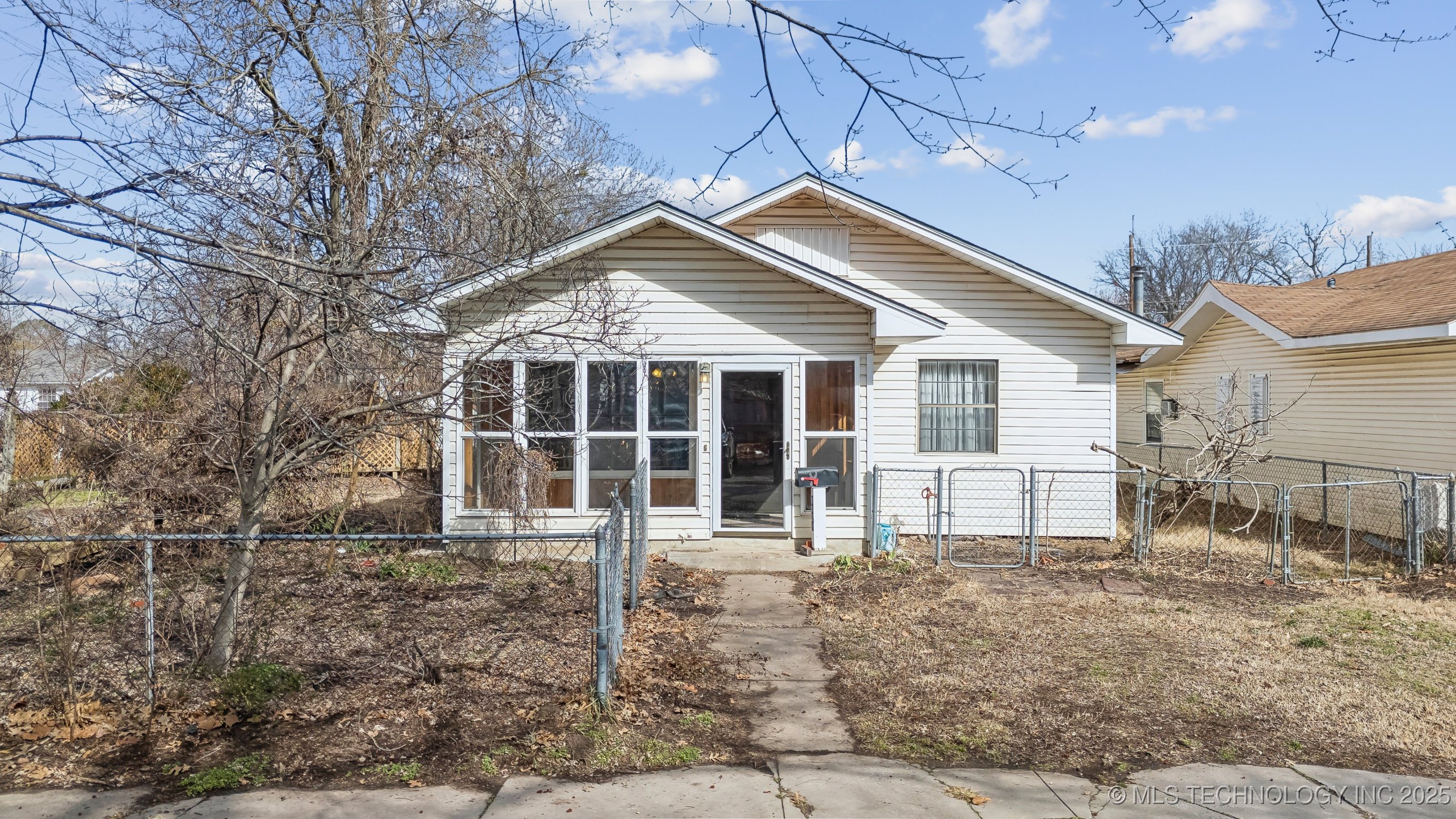 1121 W 9th Street Property Photo