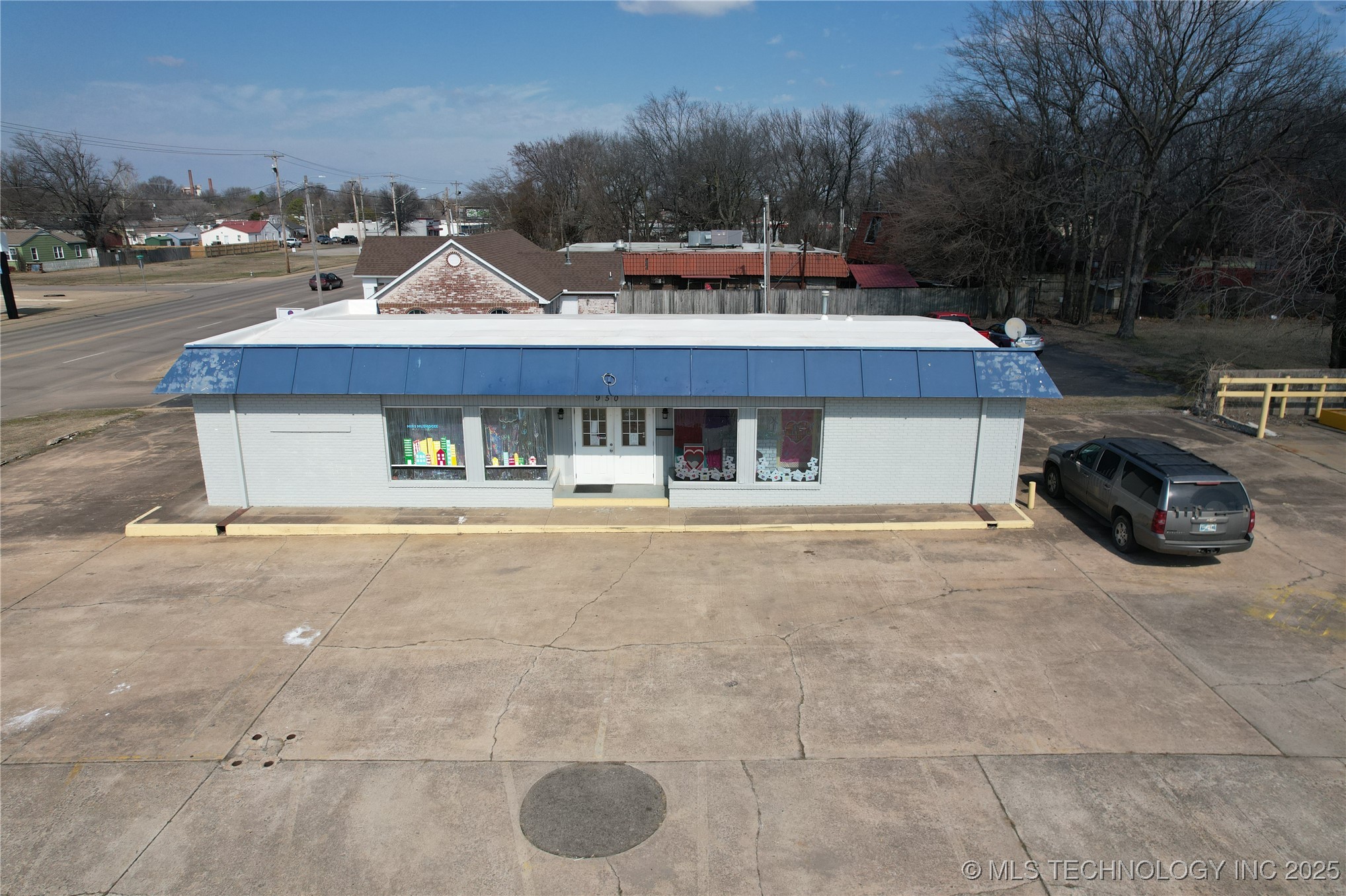 950 N York Property Photo