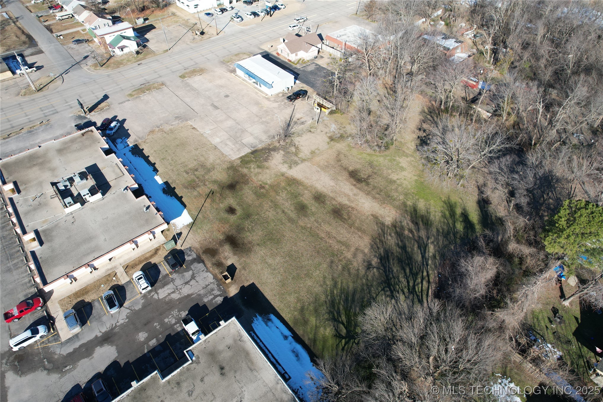 950 N York Property Photo 7