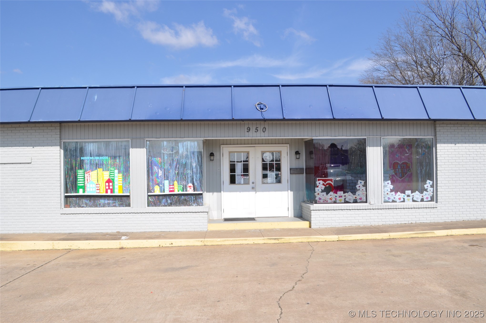 950 N York Street Property Photo 7