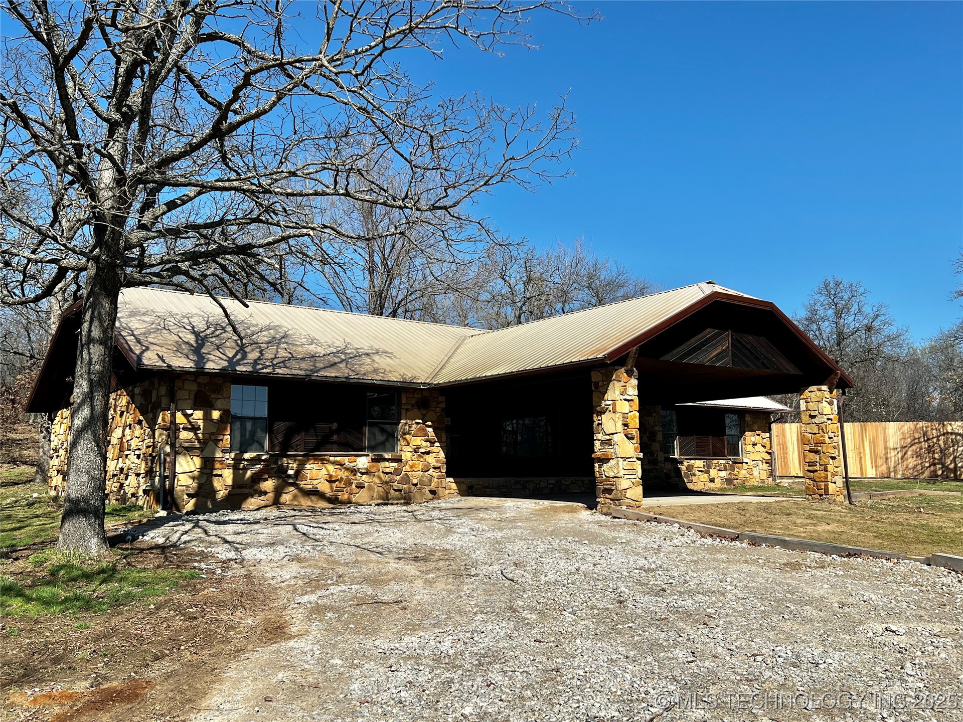 16306 N Javine Hill Road Property Photo