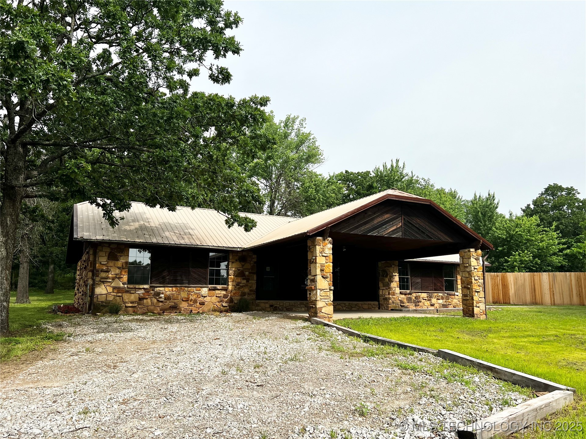 16306 N Javine Hill Road Property Photo 4