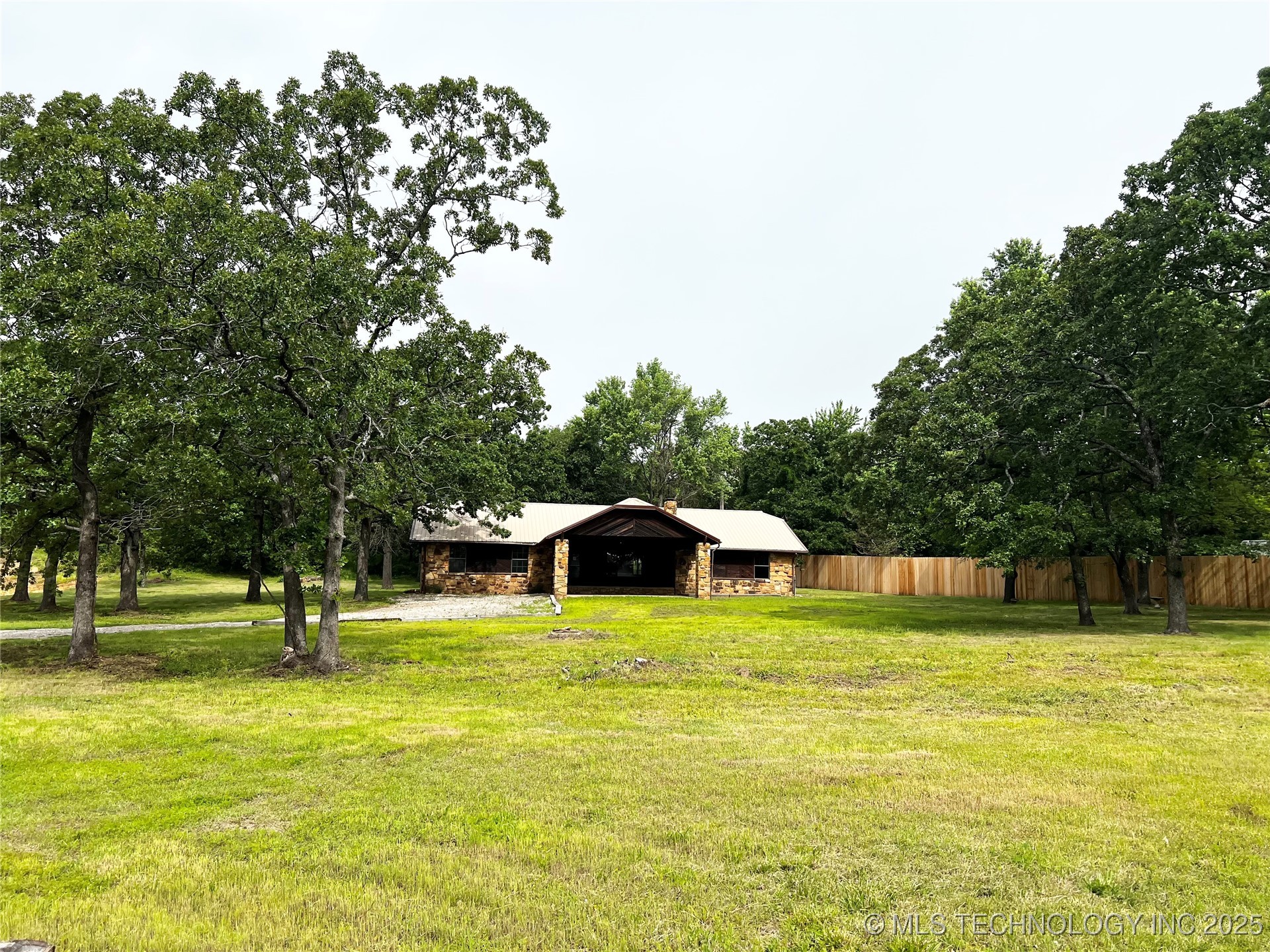 16306 N Javine Hill Road Property Photo 5