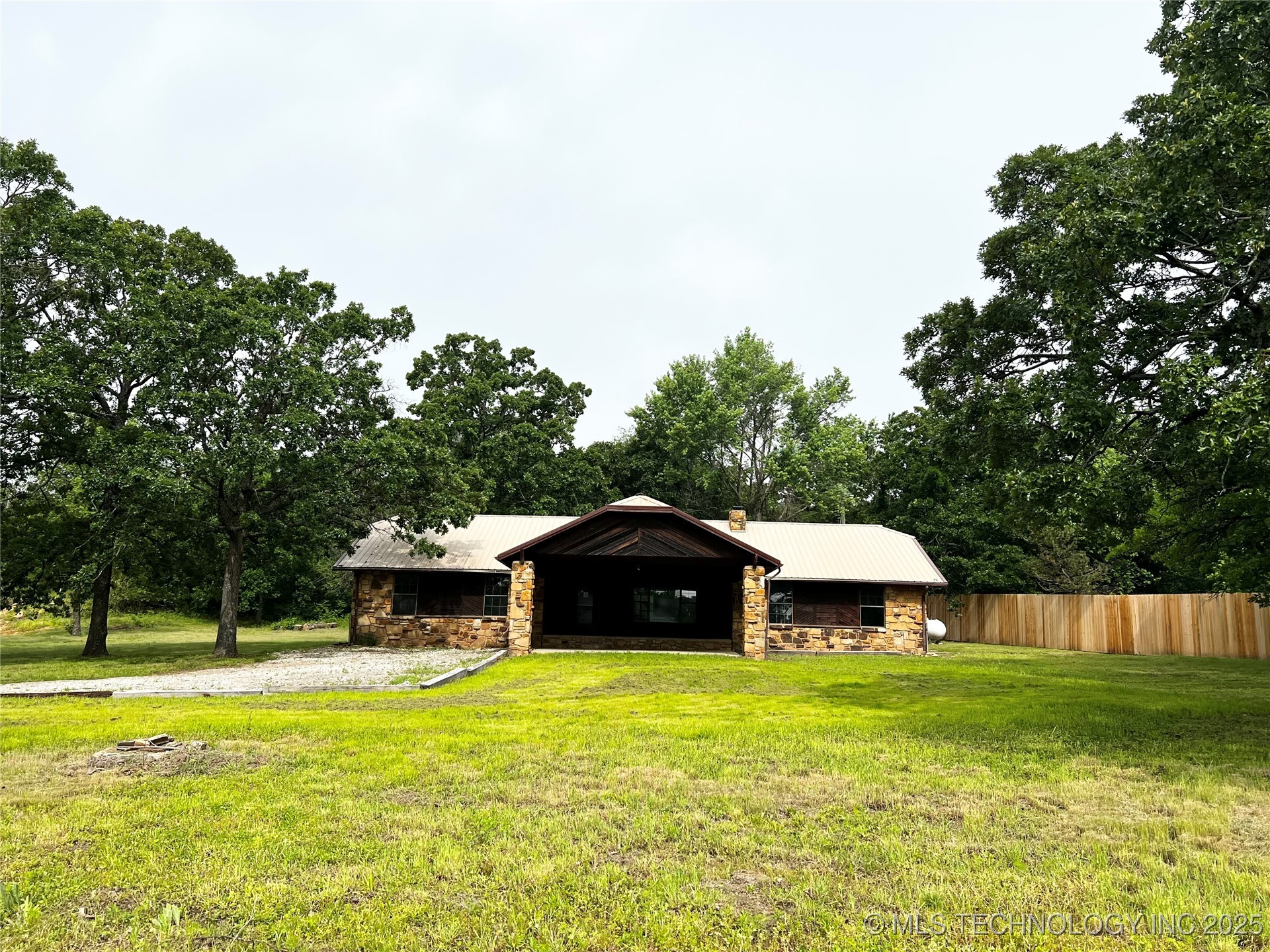 16306 N Javine Hill Road Property Photo 6
