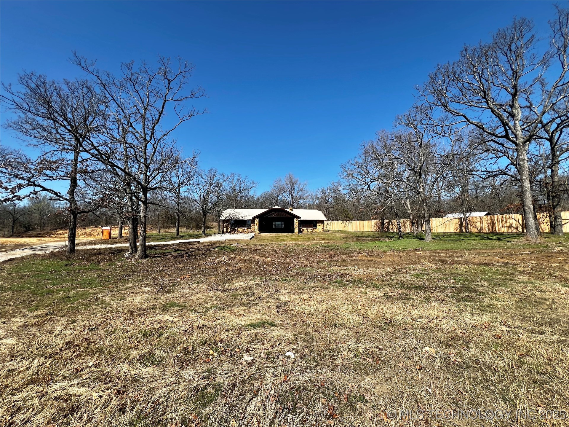 16306 N Javine Hill Road Property Photo 8
