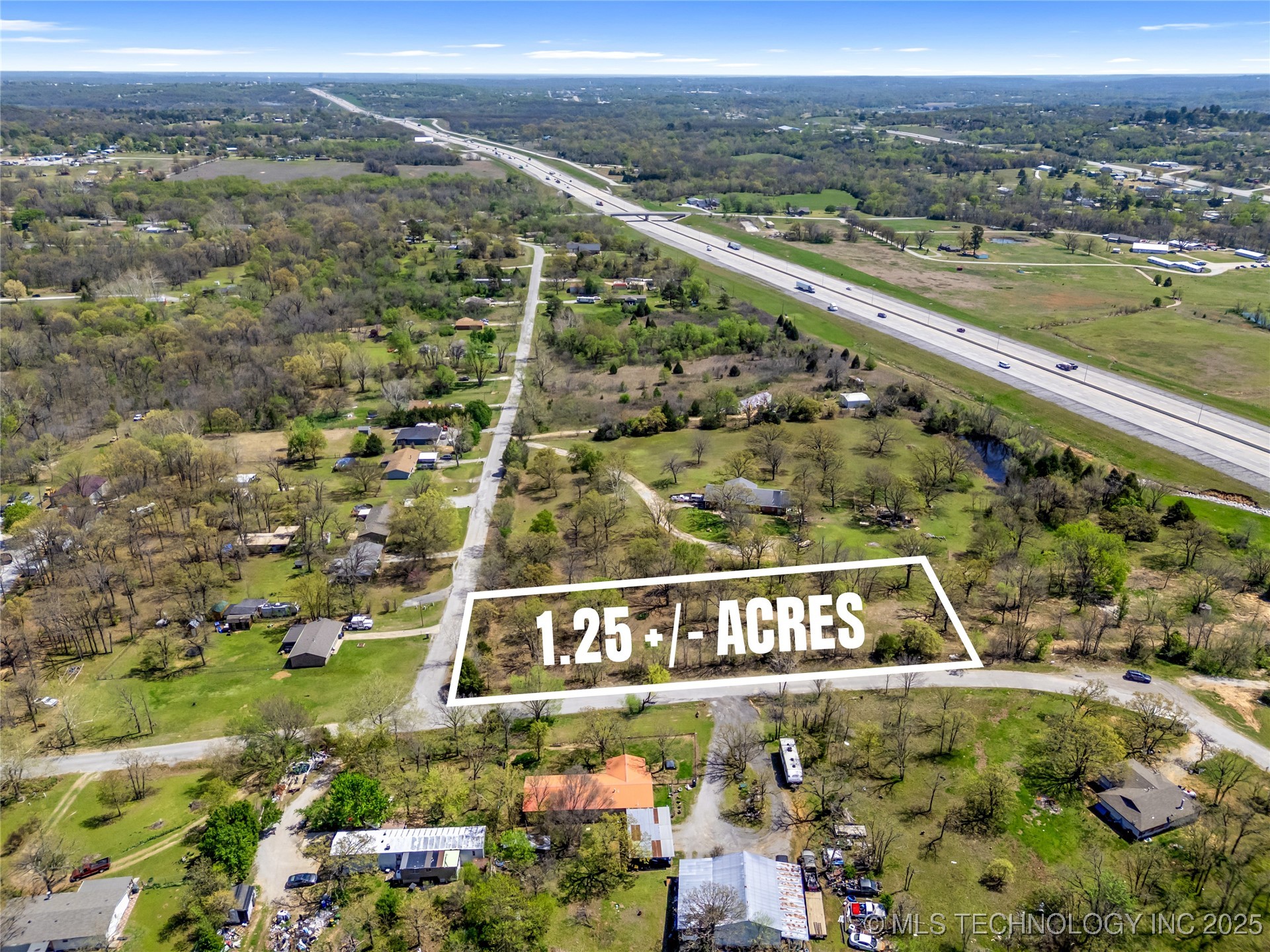 01 Hickory Bluff Road Property Photo