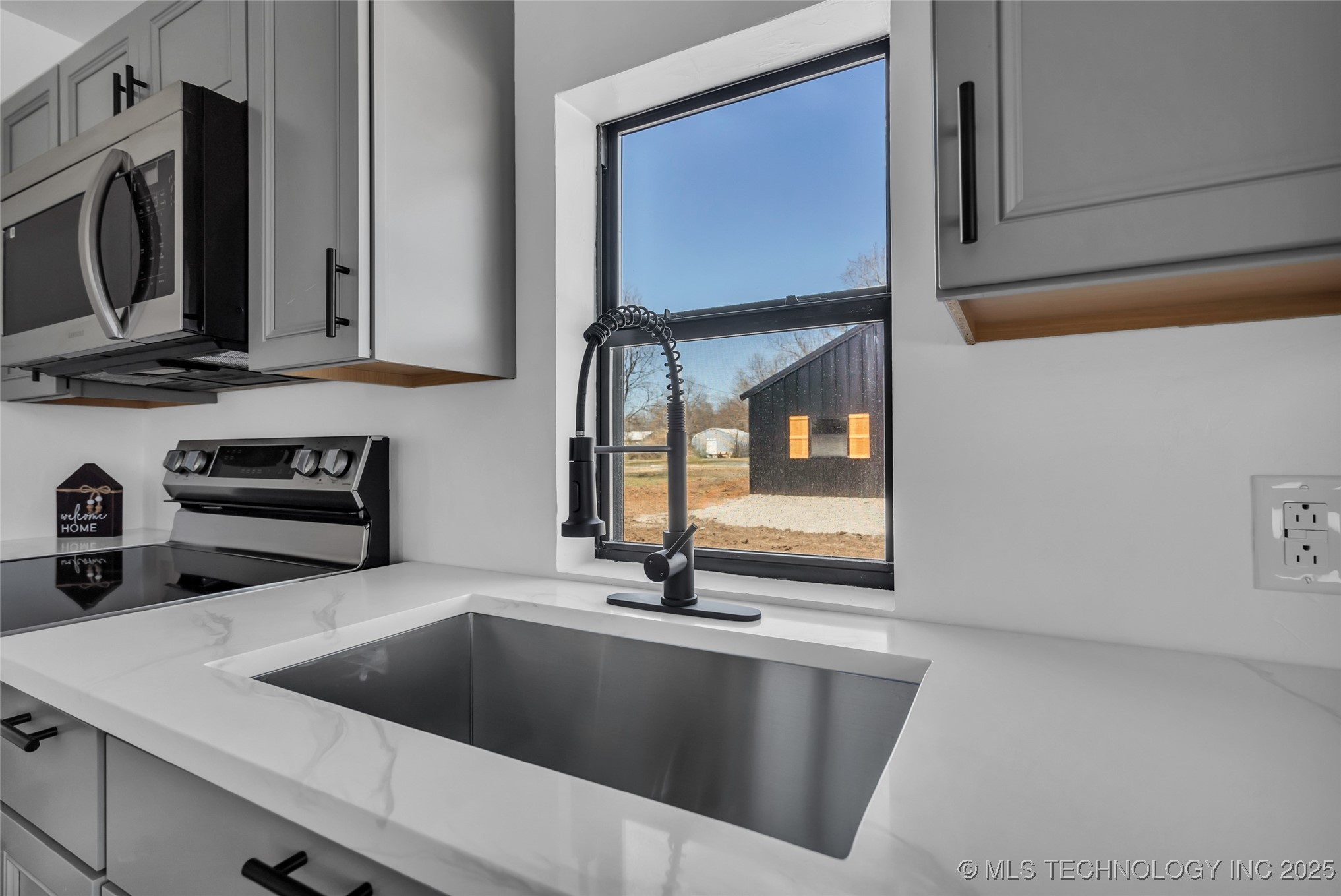 21 14 Property Photo 4