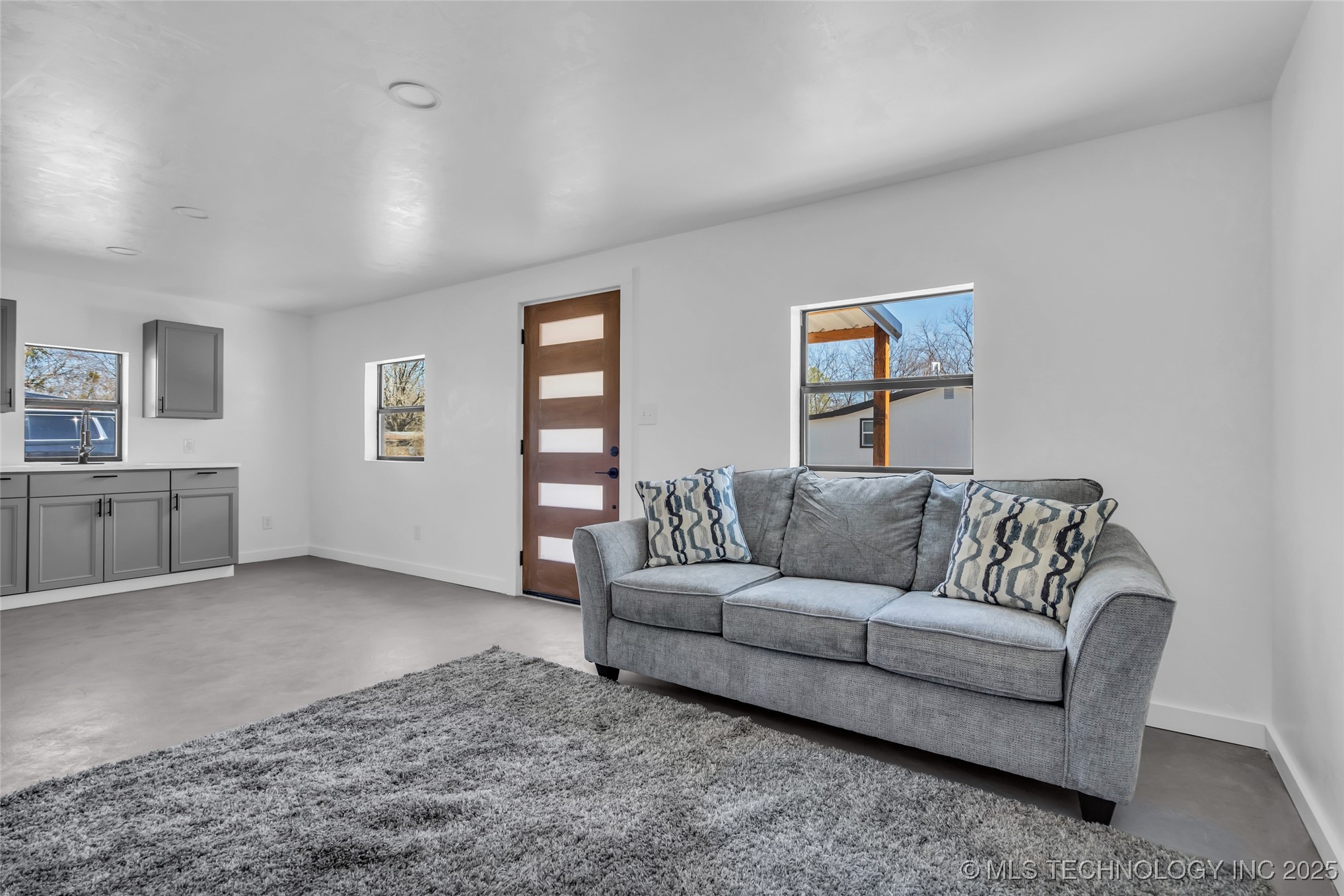 21 14 Property Photo 10