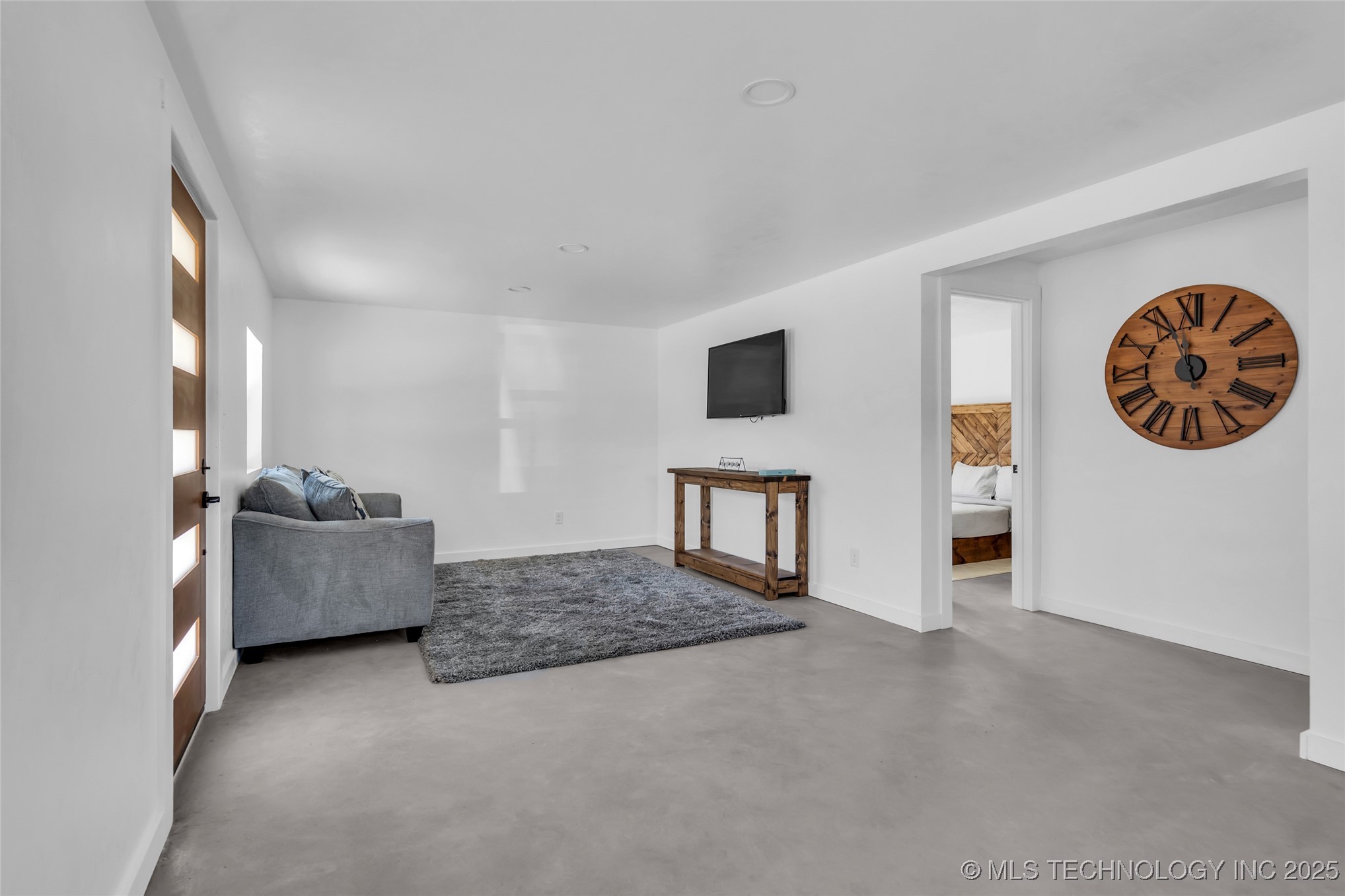 21 14 Property Photo 11