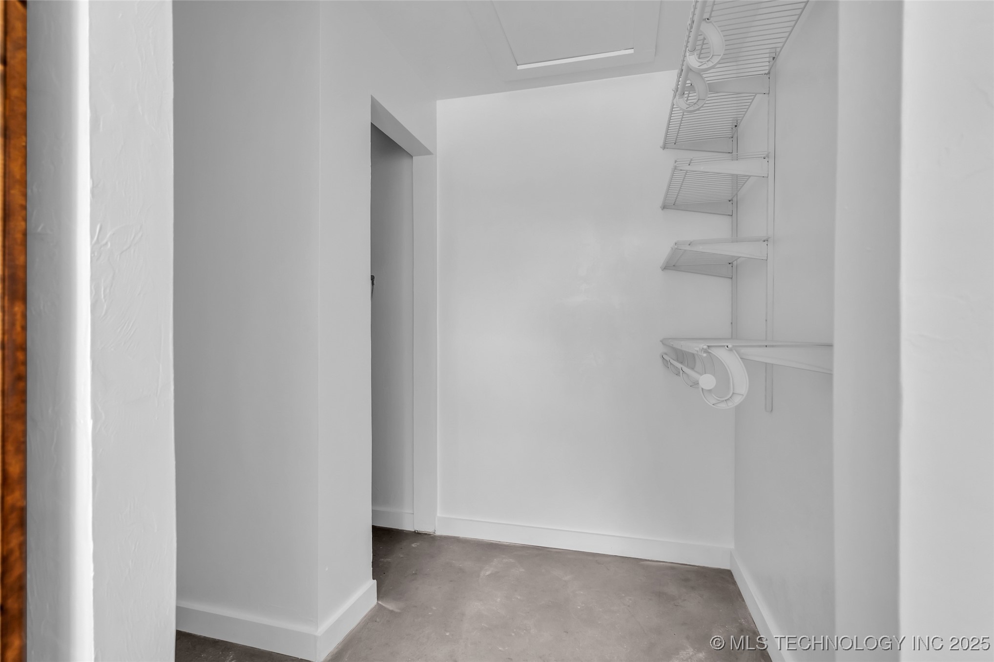 21 14 Property Photo 16
