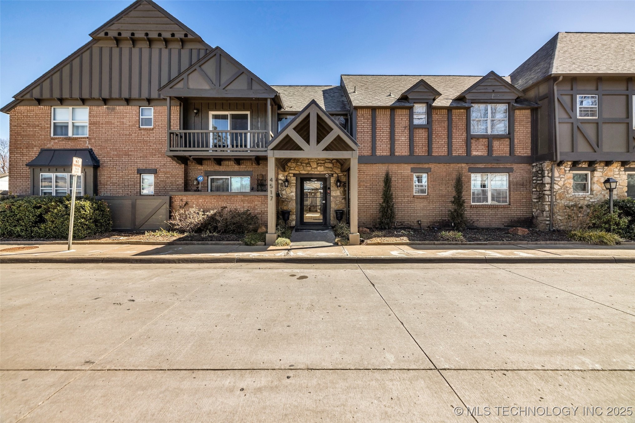 4517 S Peoria Avenue 15 Property Photo