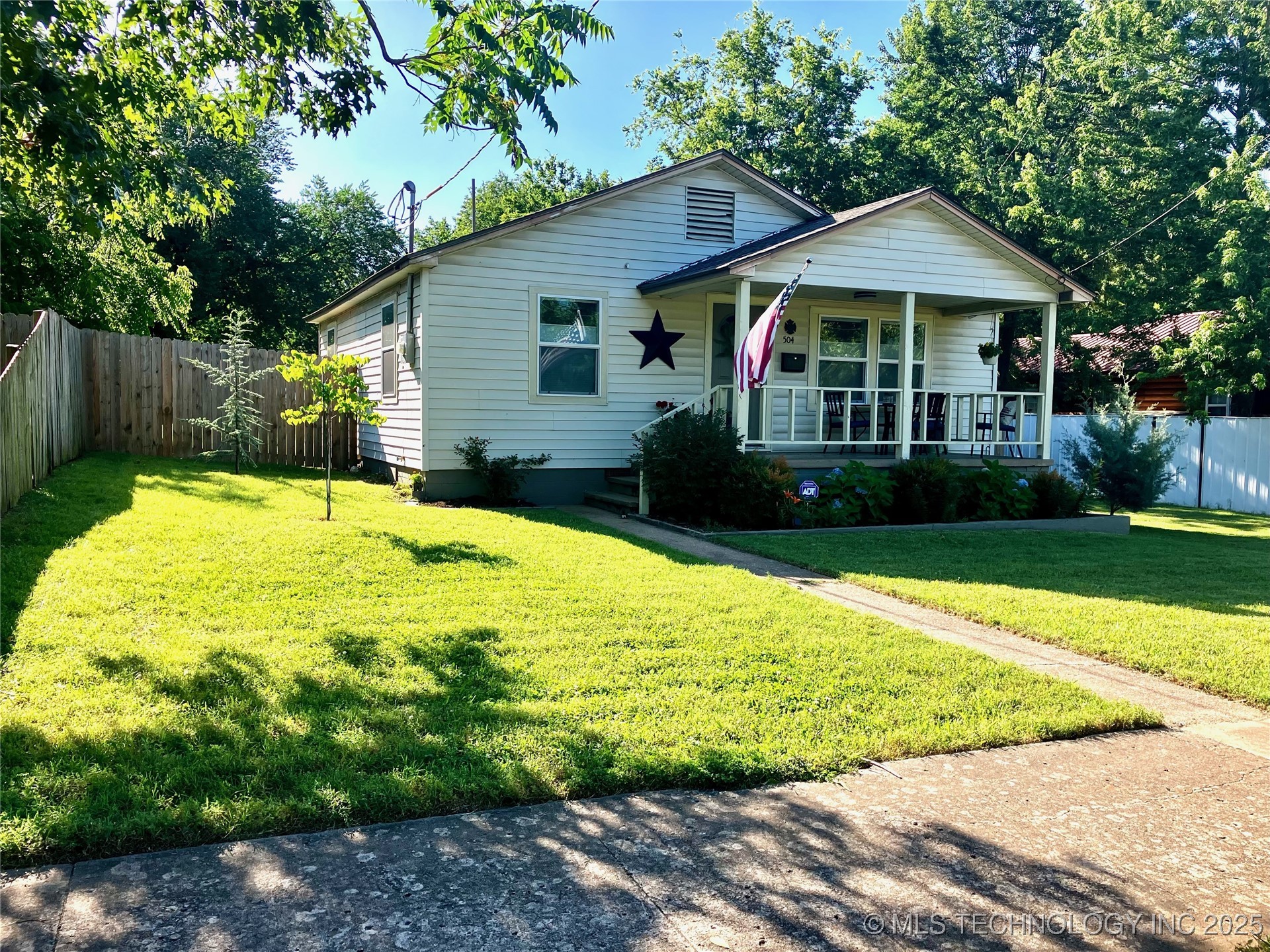 504 S College Avenue Property Photo