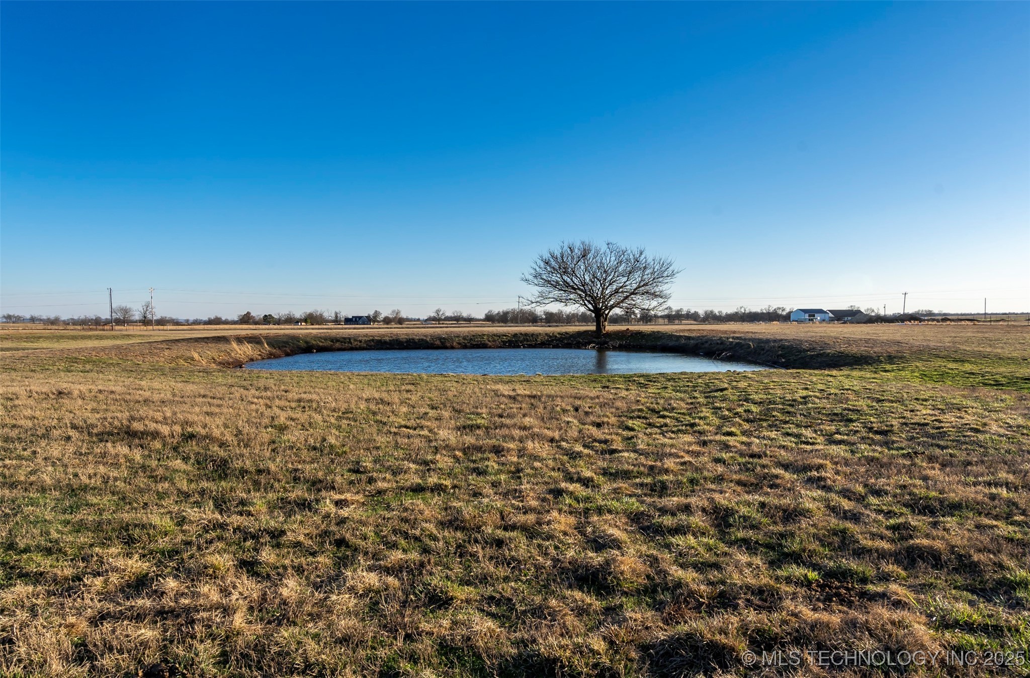 471675 Chewey Road Property Photo 3