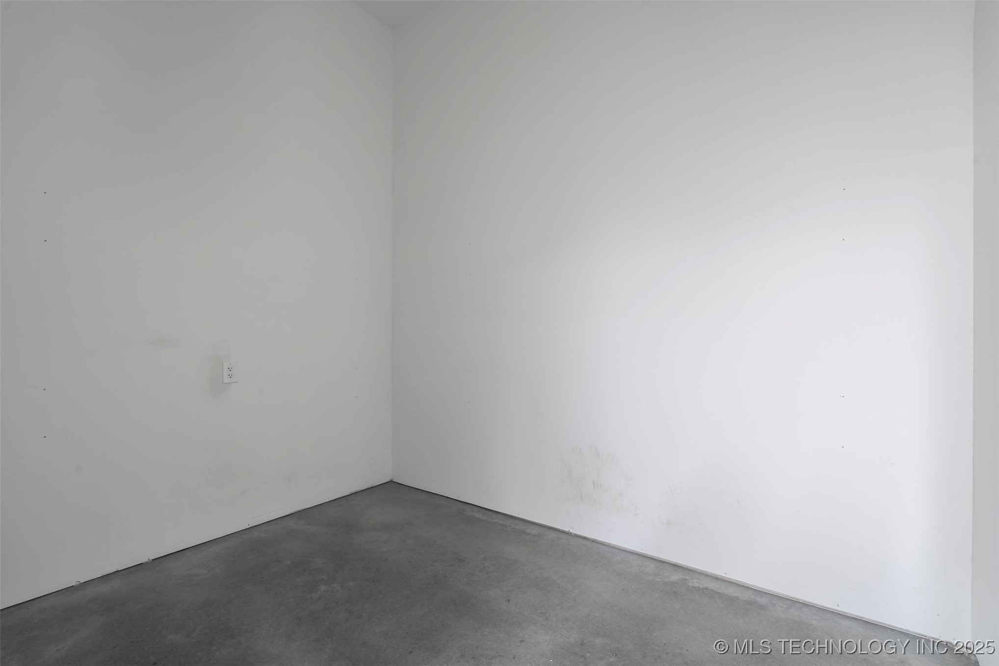471675 Chewey Road Property Photo 15