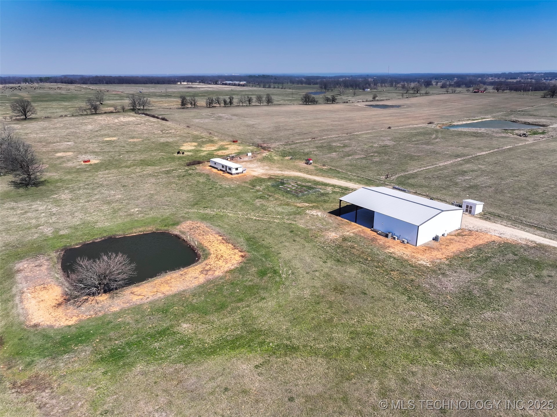 471675 Chewey Road Property Photo 35