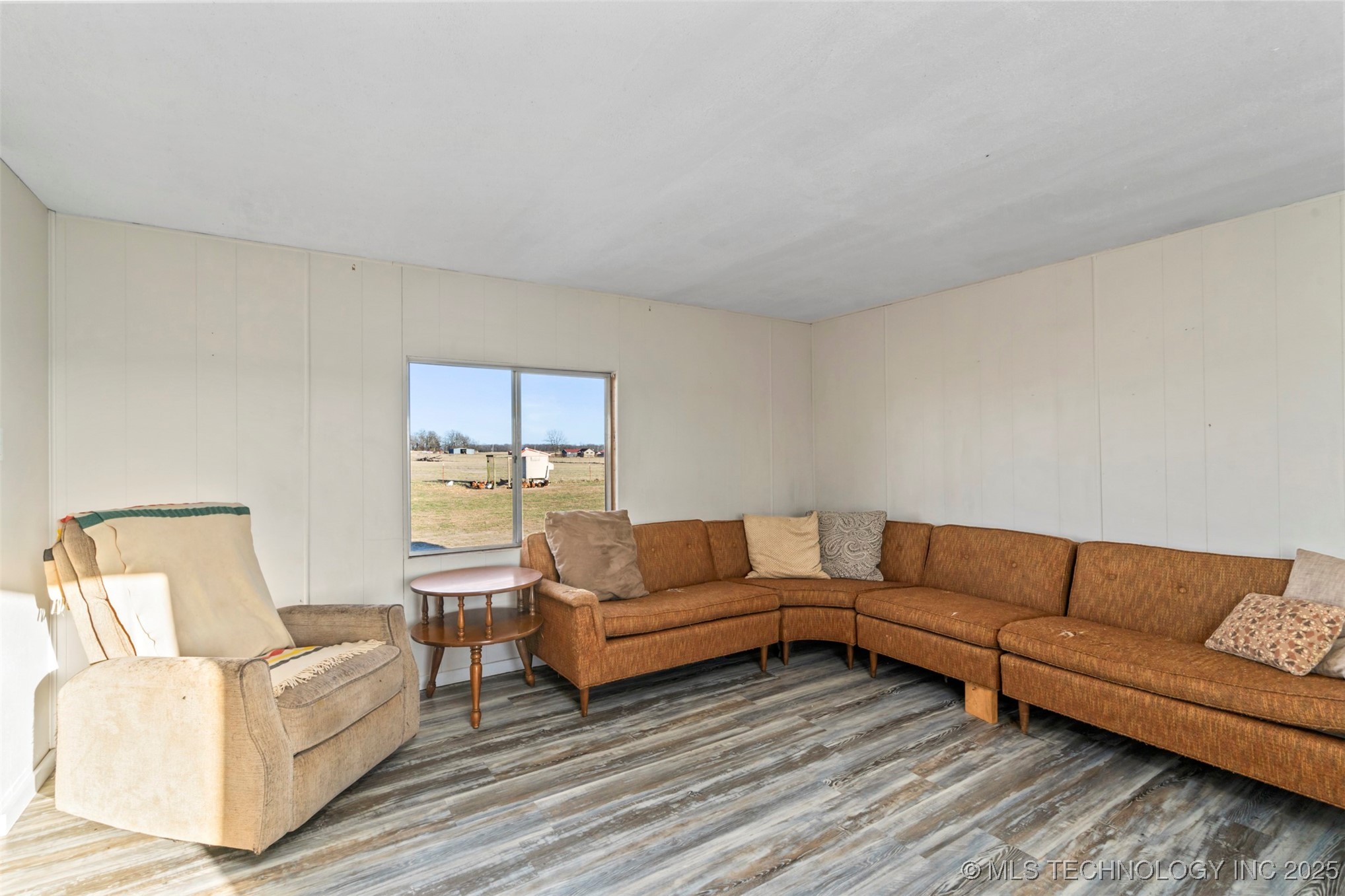 471675 Chewey Road Property Photo 48