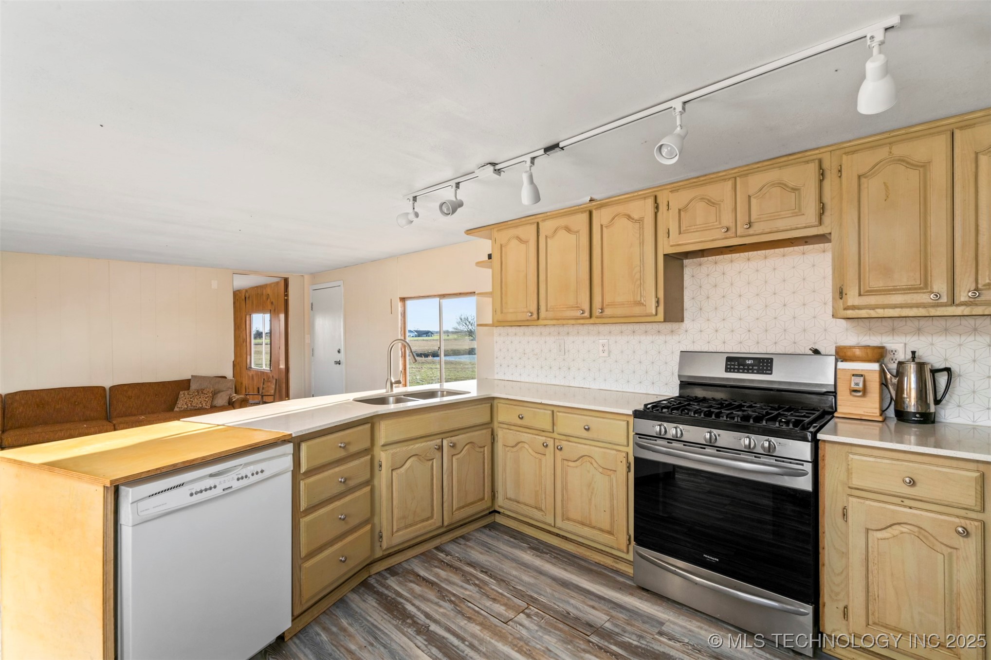471675 Chewey Road Property Photo 51