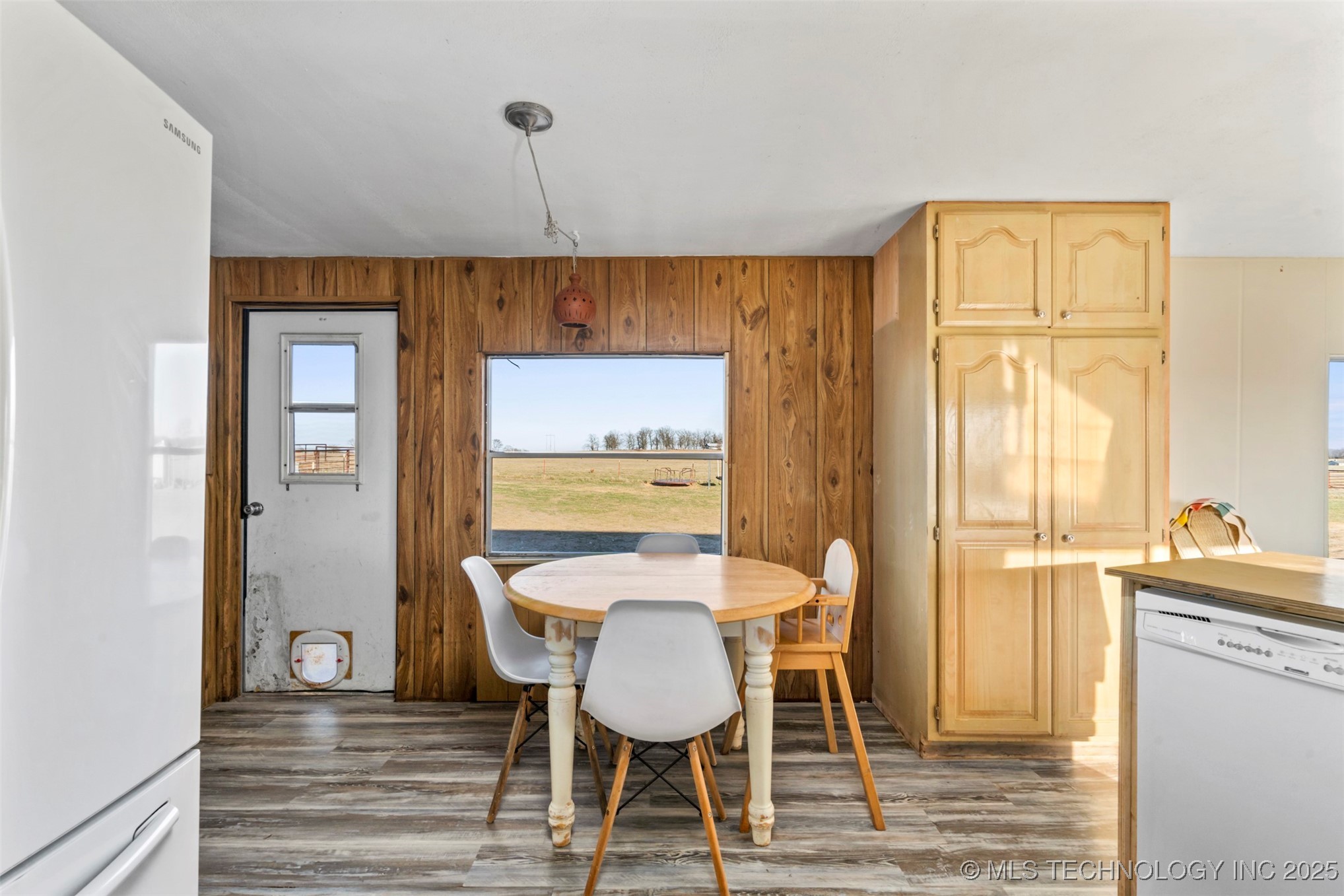 471675 Chewey Road Property Photo 52