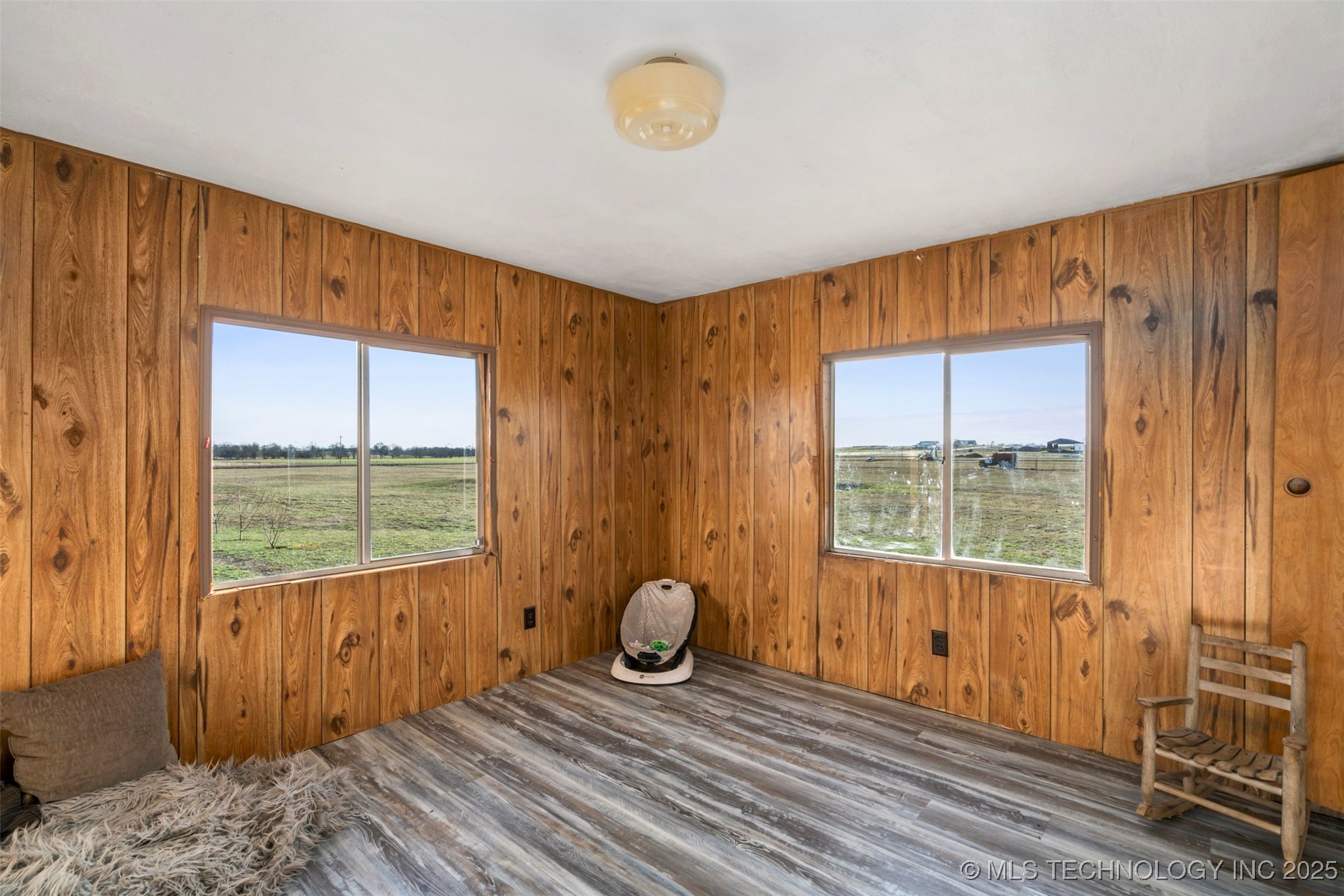 471675 Chewey Road Property Photo 54