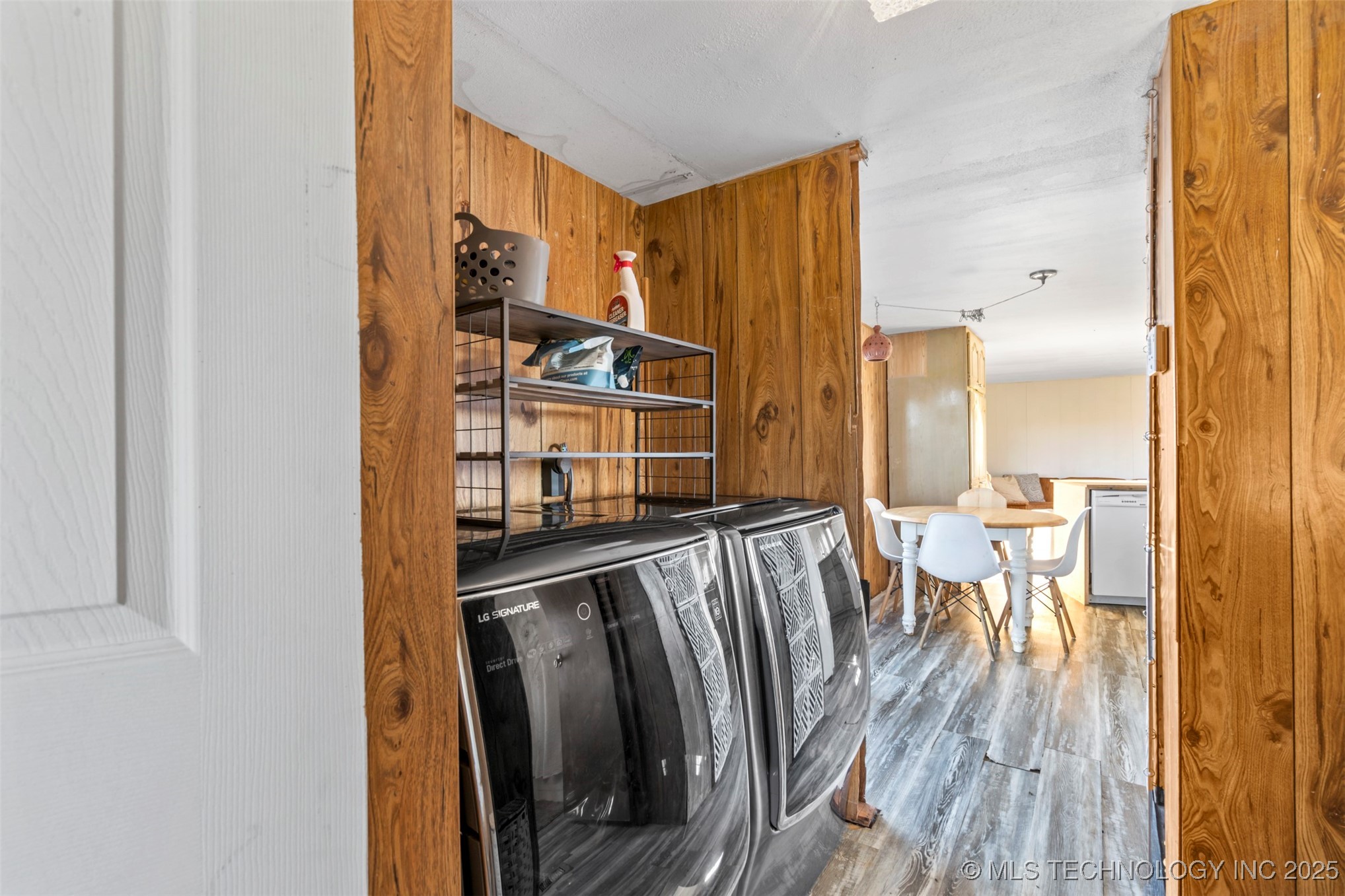 471675 Chewey Road Property Photo 58
