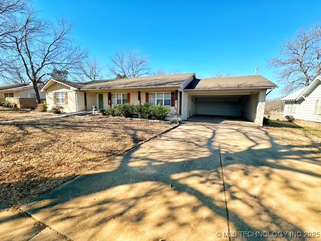 611 S Okfuskee Property Photo
