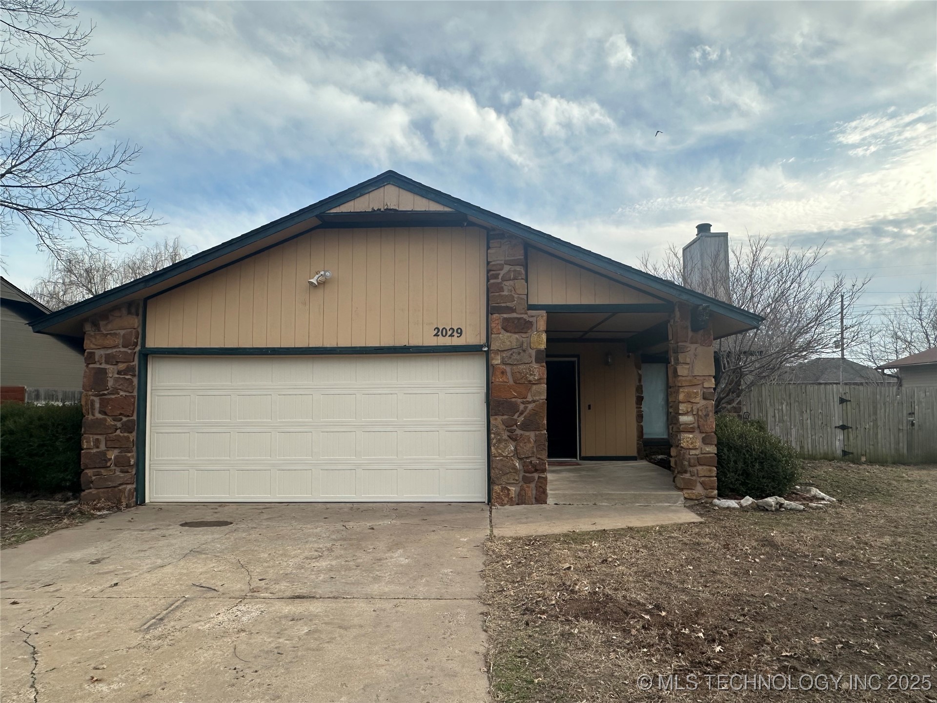 2029 E Reno Street Property Photo