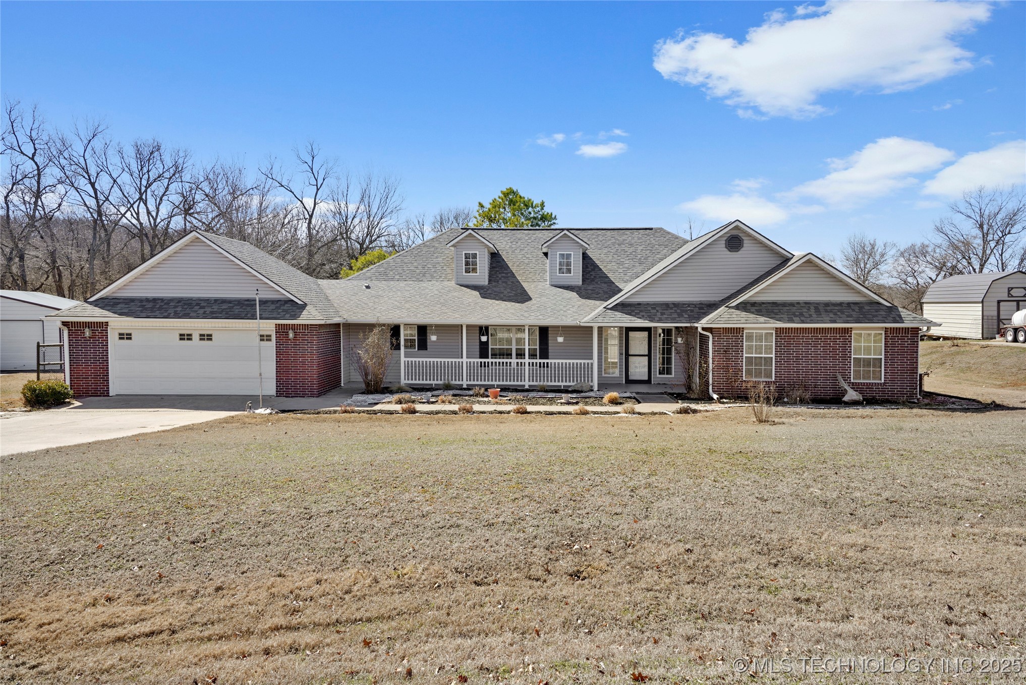 21840 Summerset Court Property Photo 1