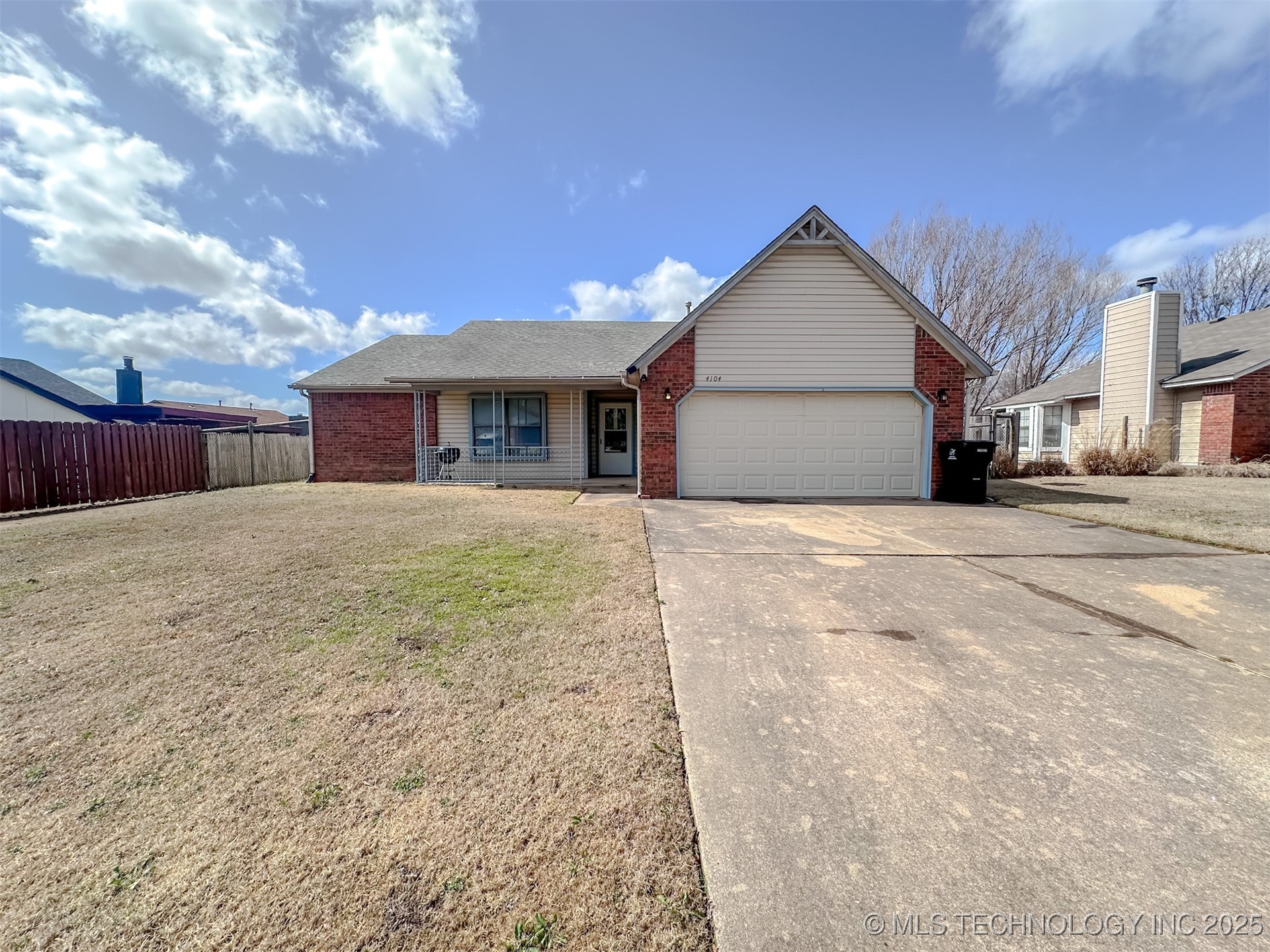 4104 S Narcissus Avenue Property Photo