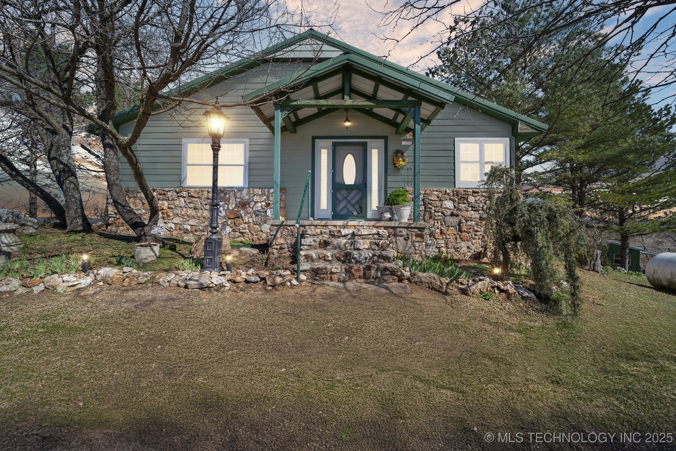 3126 E 490 Road Property Photo