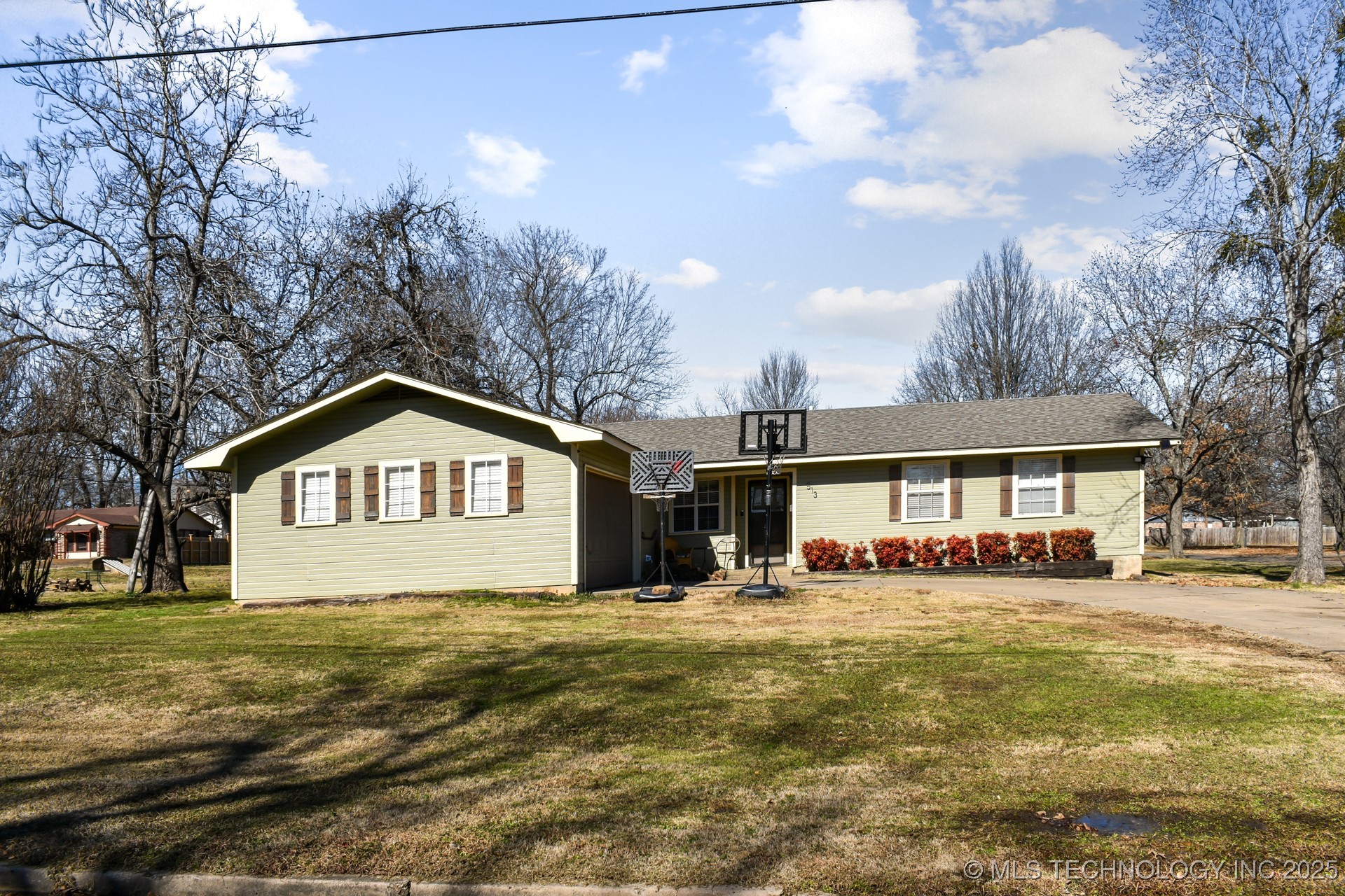 513 E Kirk Street Property Photo