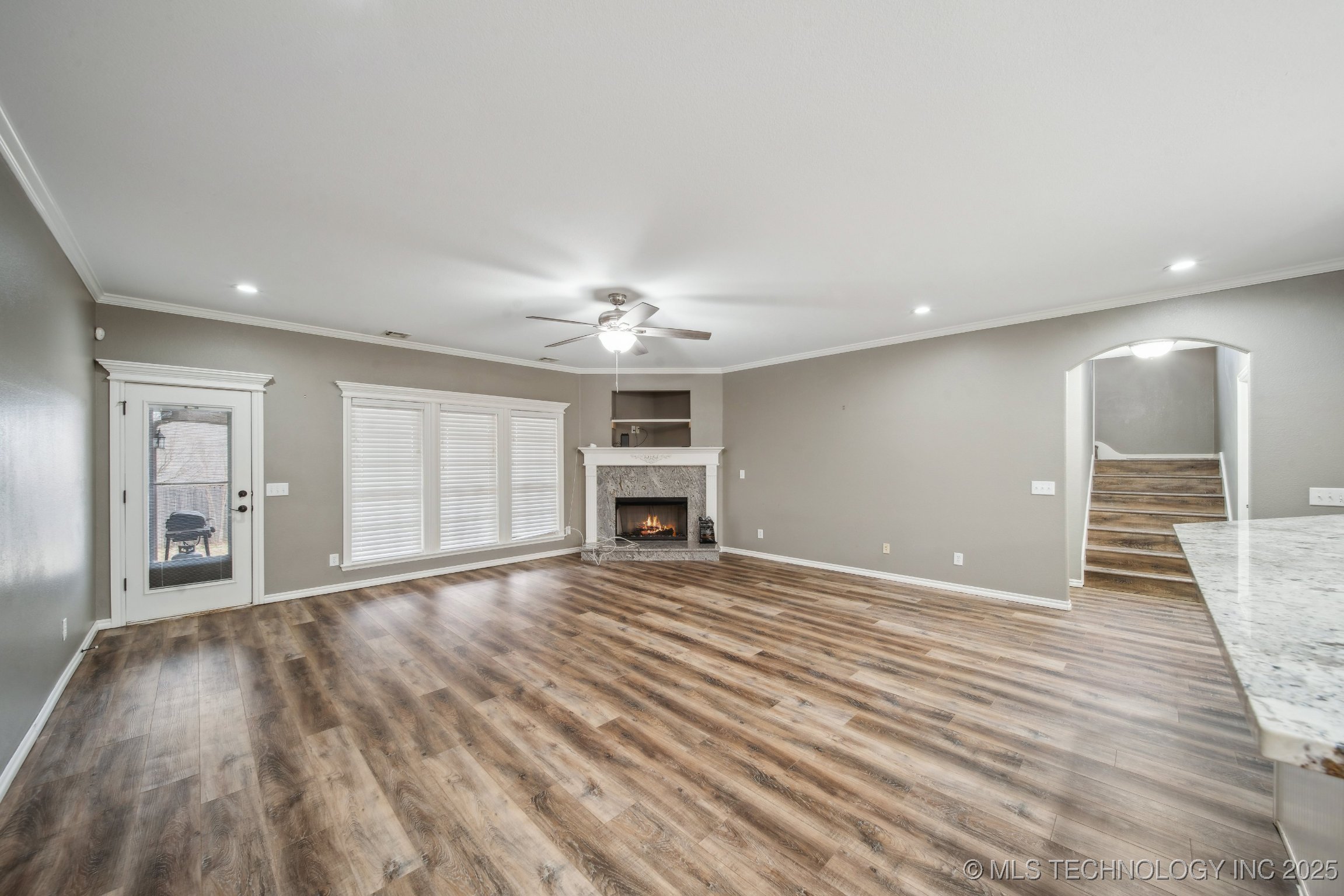 14550 S Urbana Court Property Photo 6