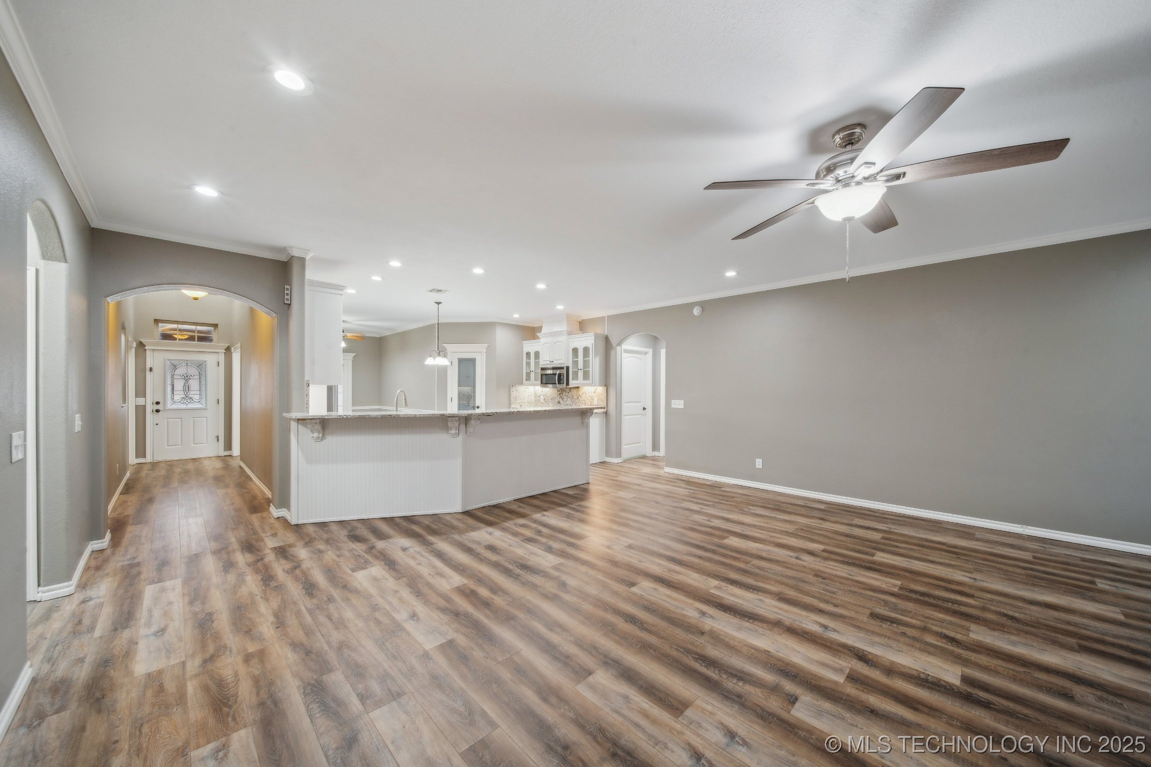 14550 S Urbana Court Property Photo 8