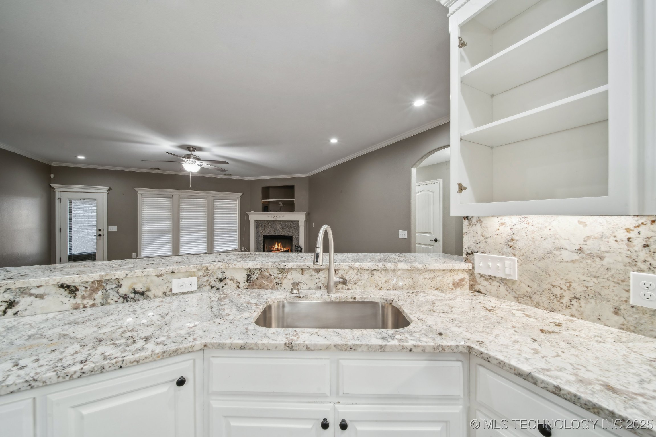 14550 S Urbana Court Property Photo 12