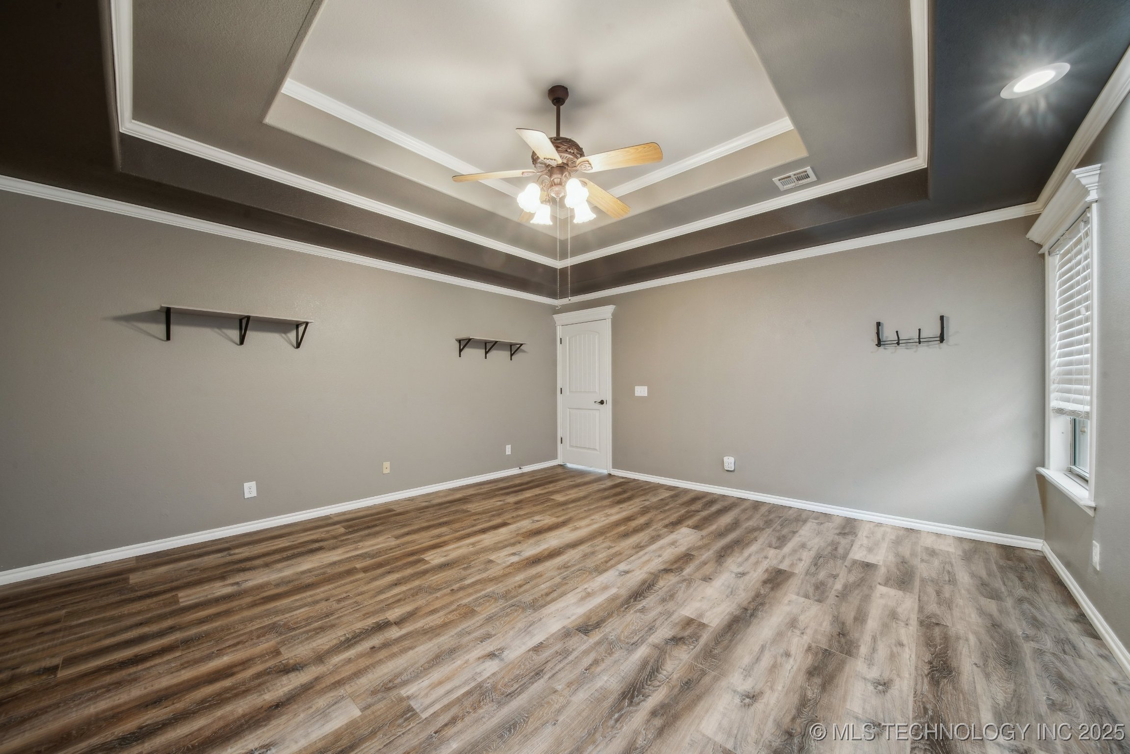 14550 S Urbana Court Property Photo 16