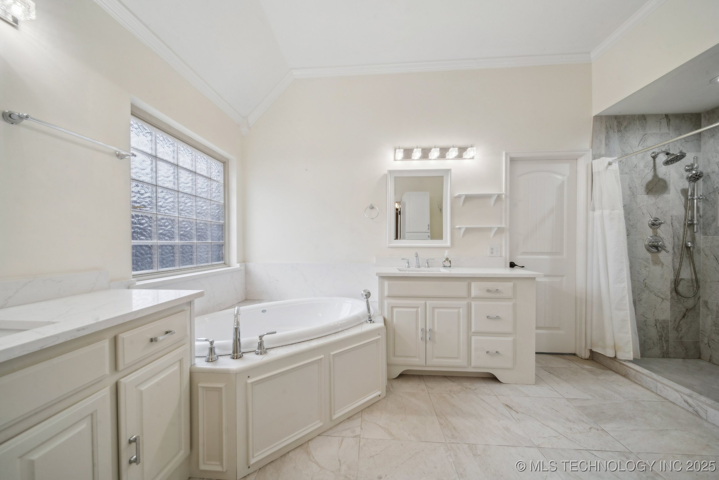 14550 S Urbana Court Property Photo 17