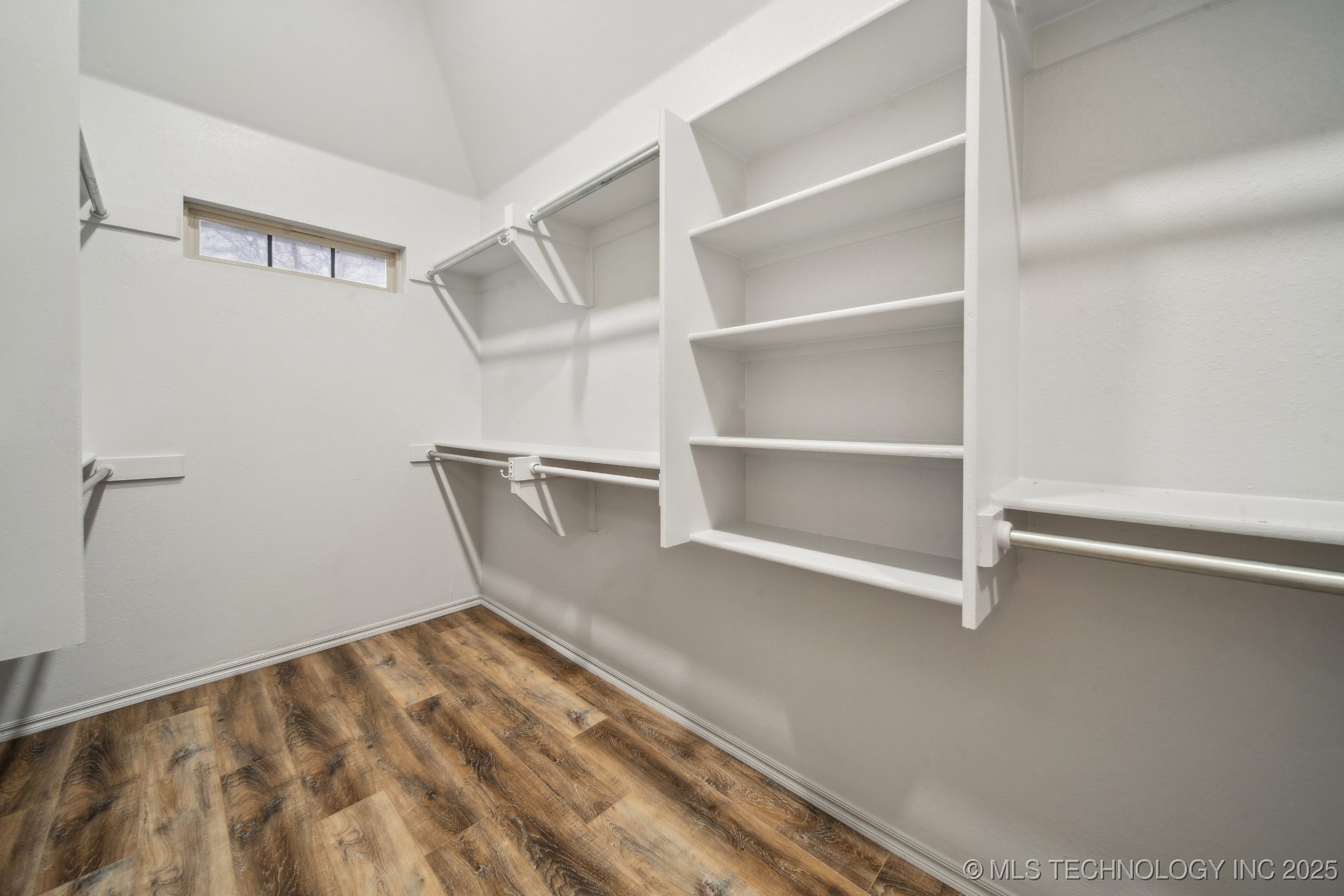14550 S Urbana Court Property Photo 18