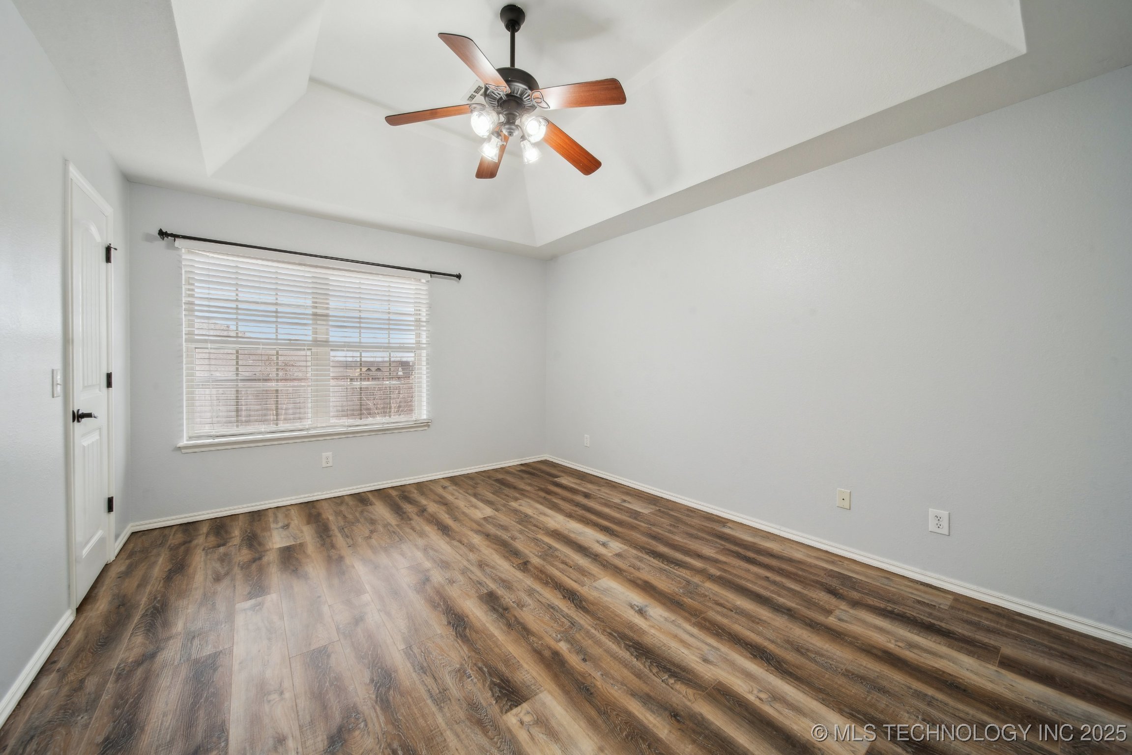 14550 S Urbana Court Property Photo 23