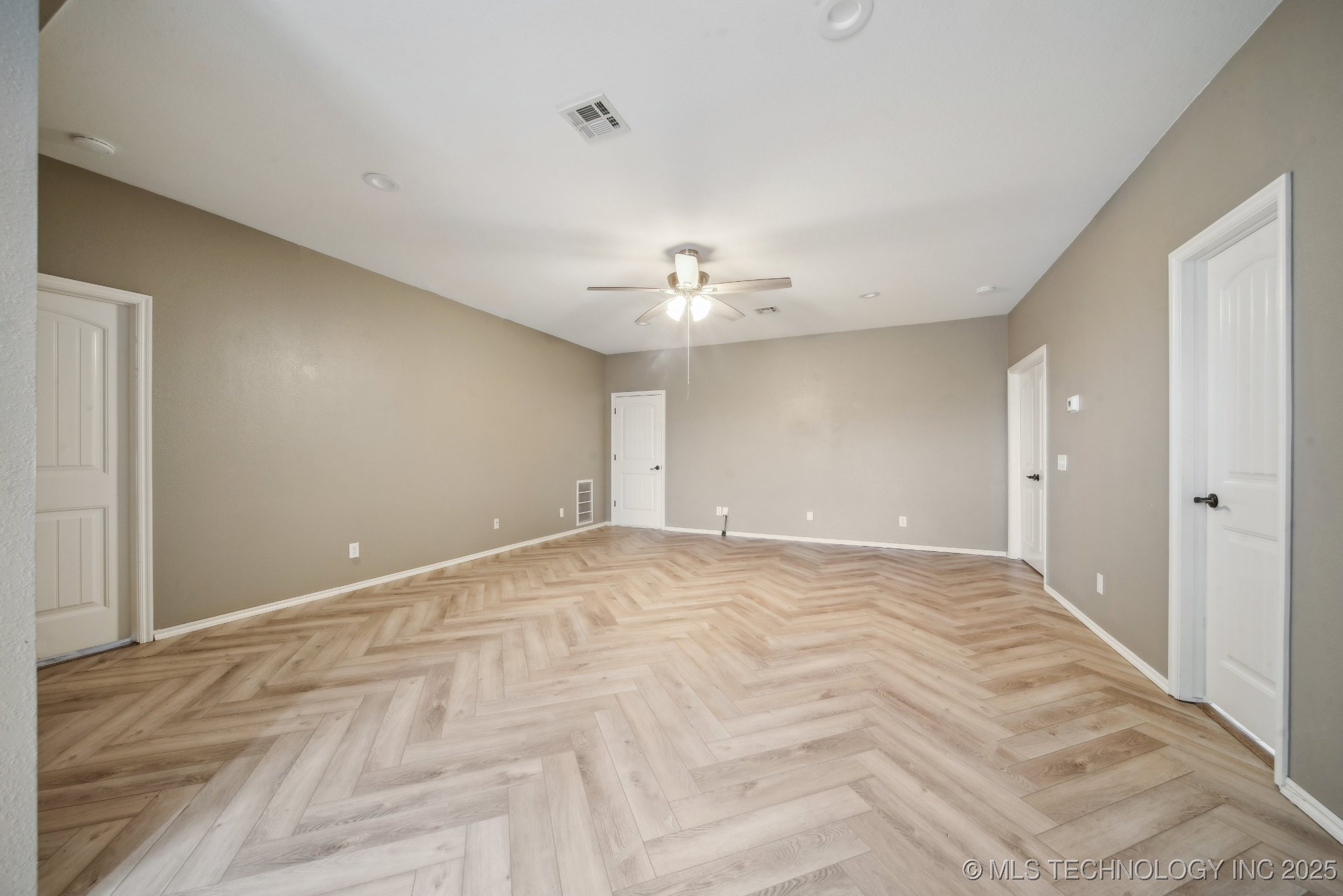 14550 S Urbana Court Property Photo 26