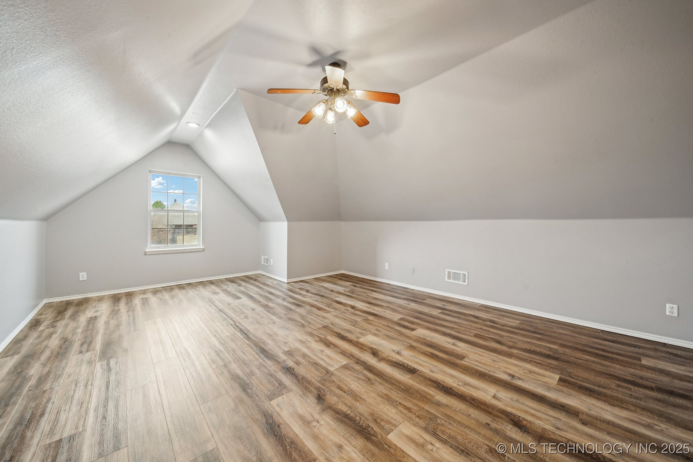14550 S Urbana Court Property Photo 28
