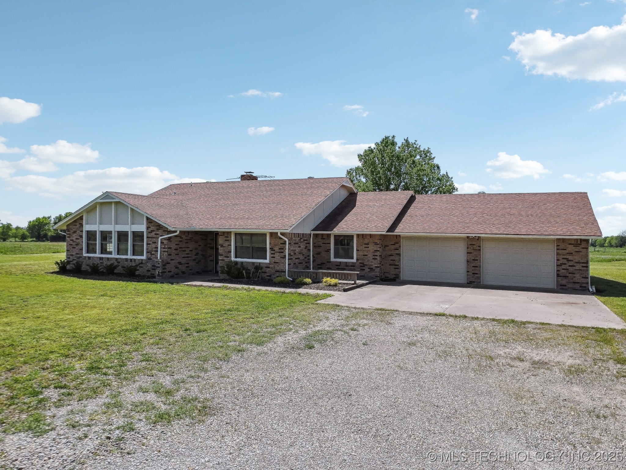 21623 Ns 416 Road Property Photo 3