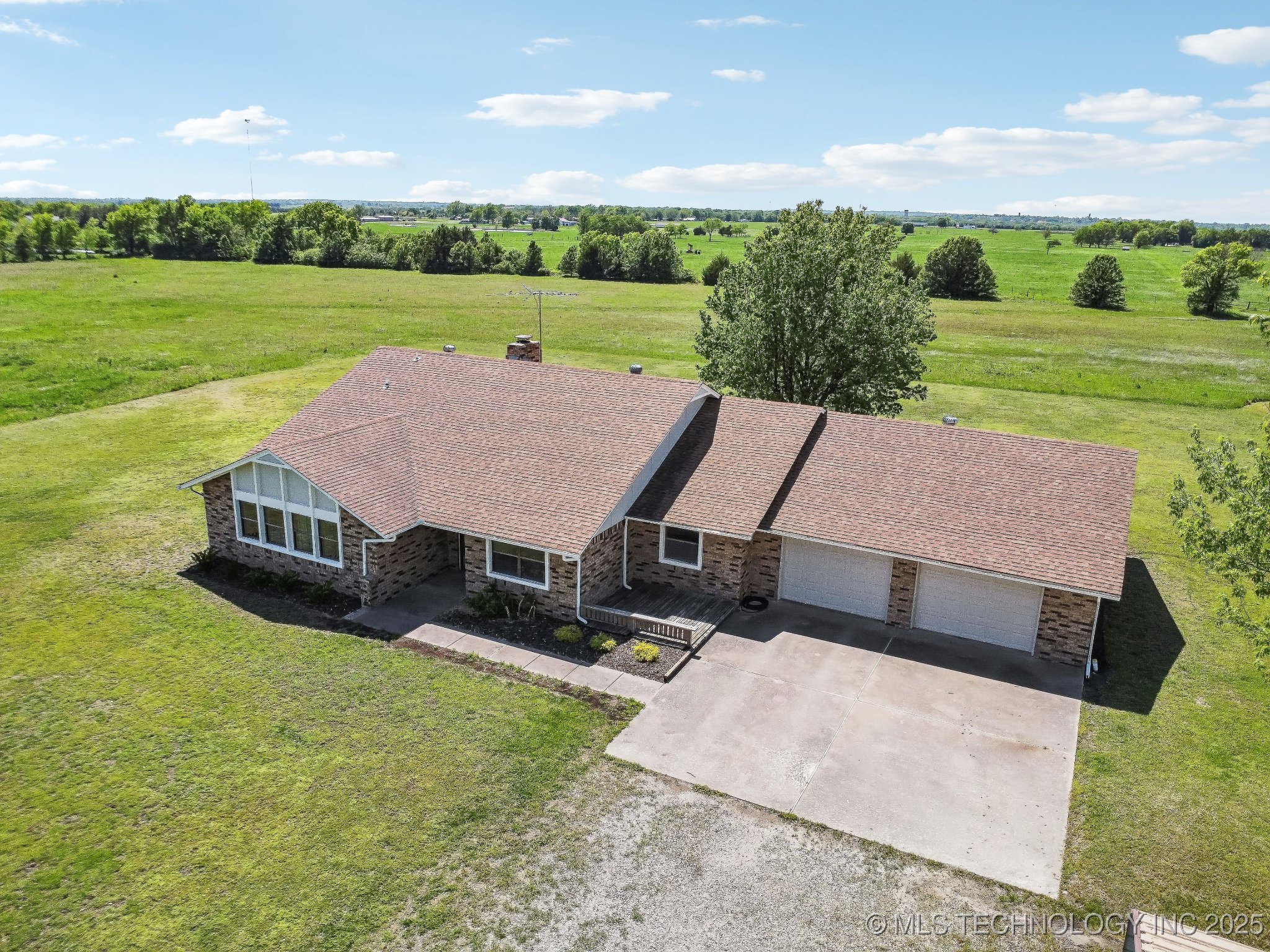 21623 Ns 416 Road Property Photo 4