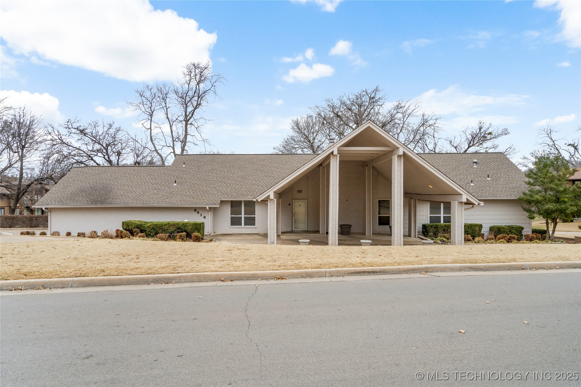 6416 S Fulton Avenue Property Photo