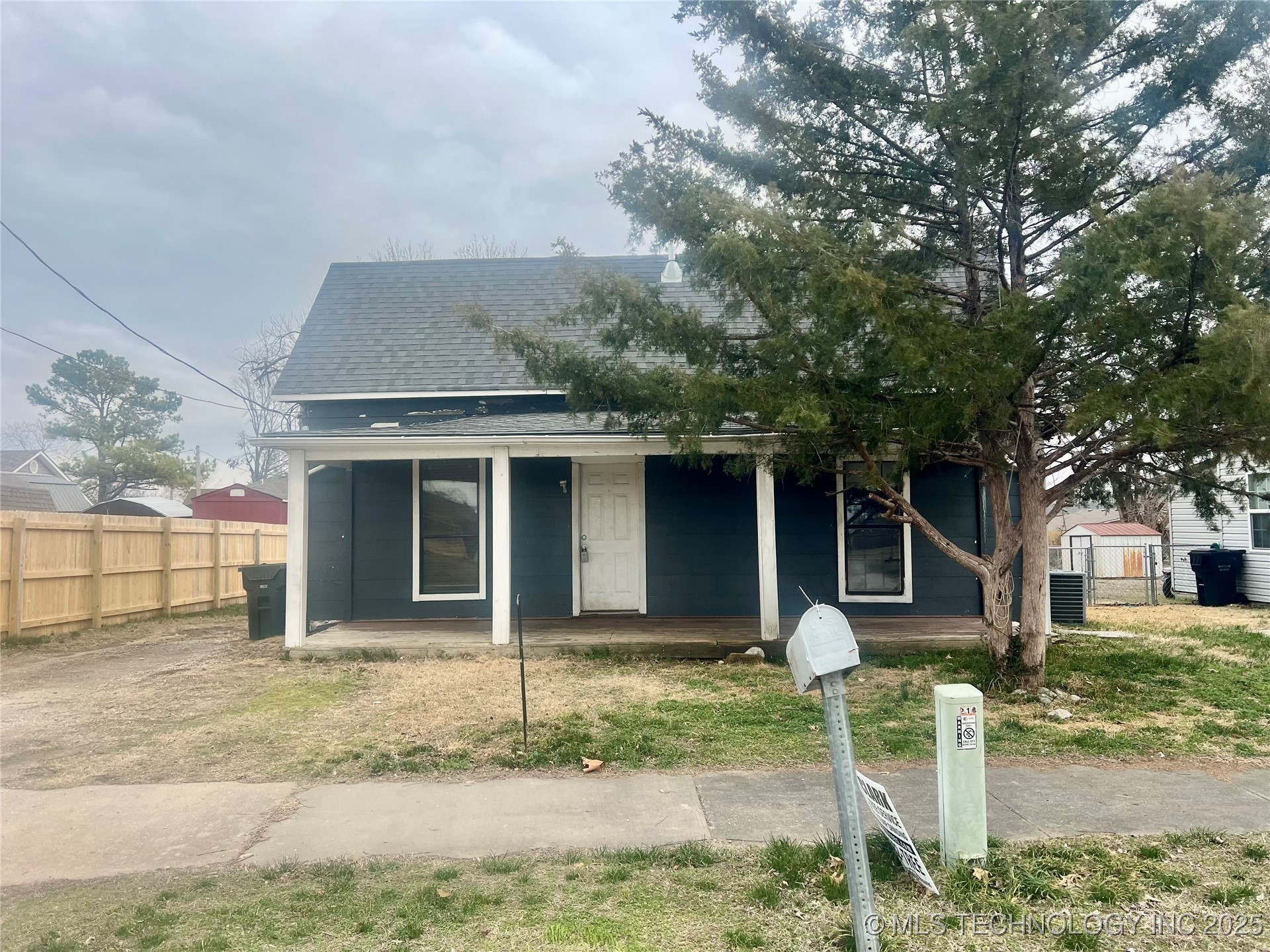 Davis Kates Real Estate Listings Main Image