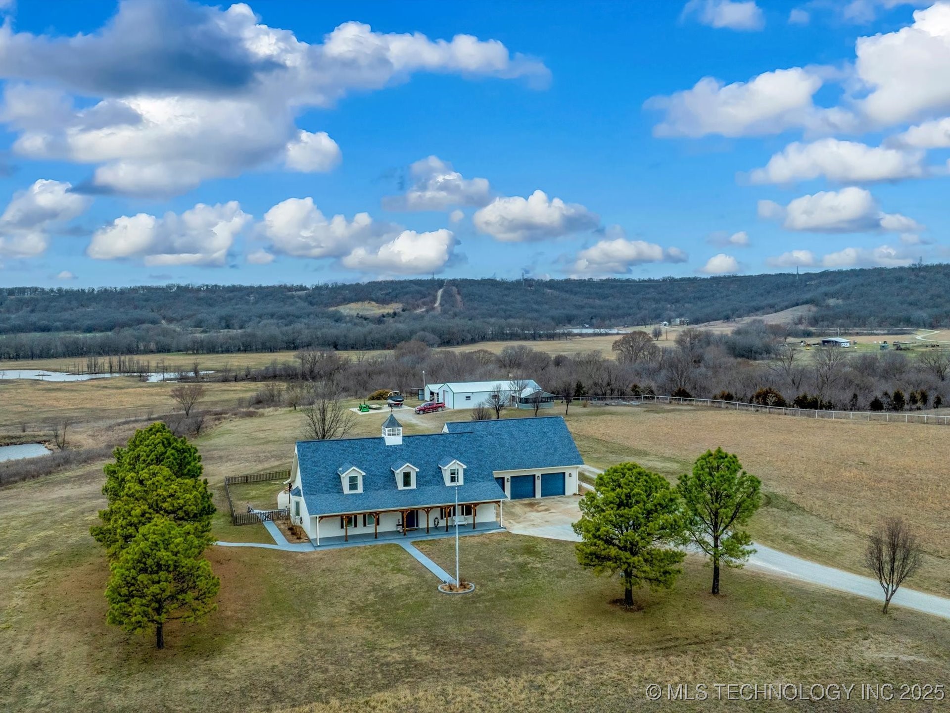 687 County Road 3425 Property Photo