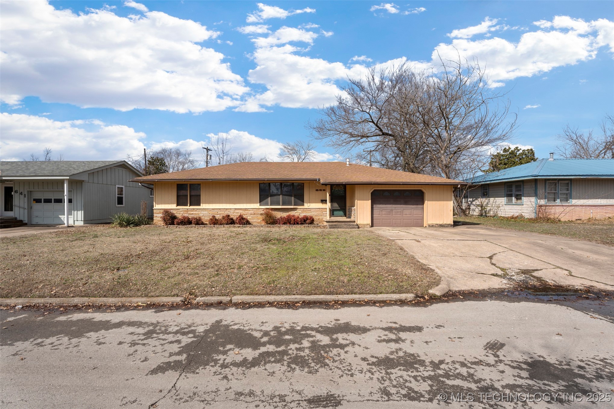 635 S Thompson Street Property Photo
