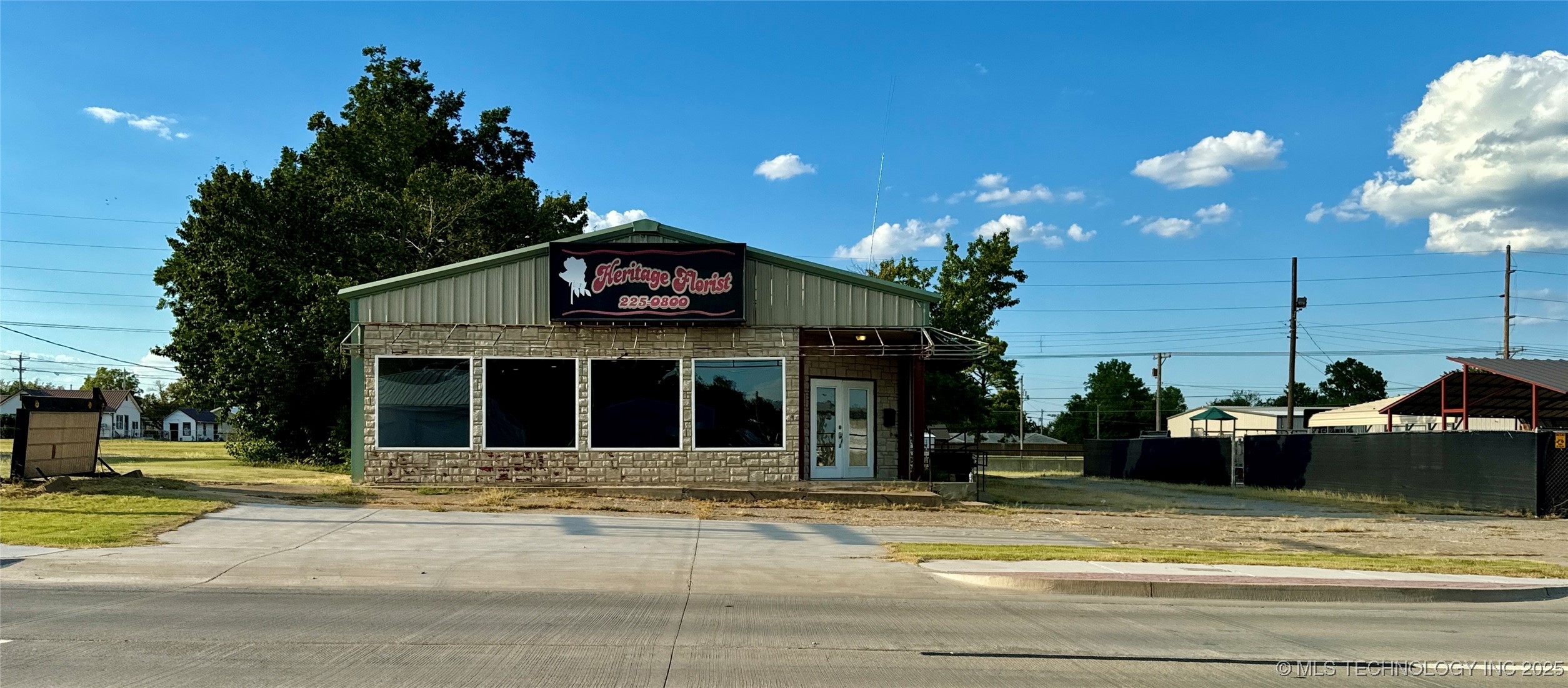 1122 E Main Street Property Photo