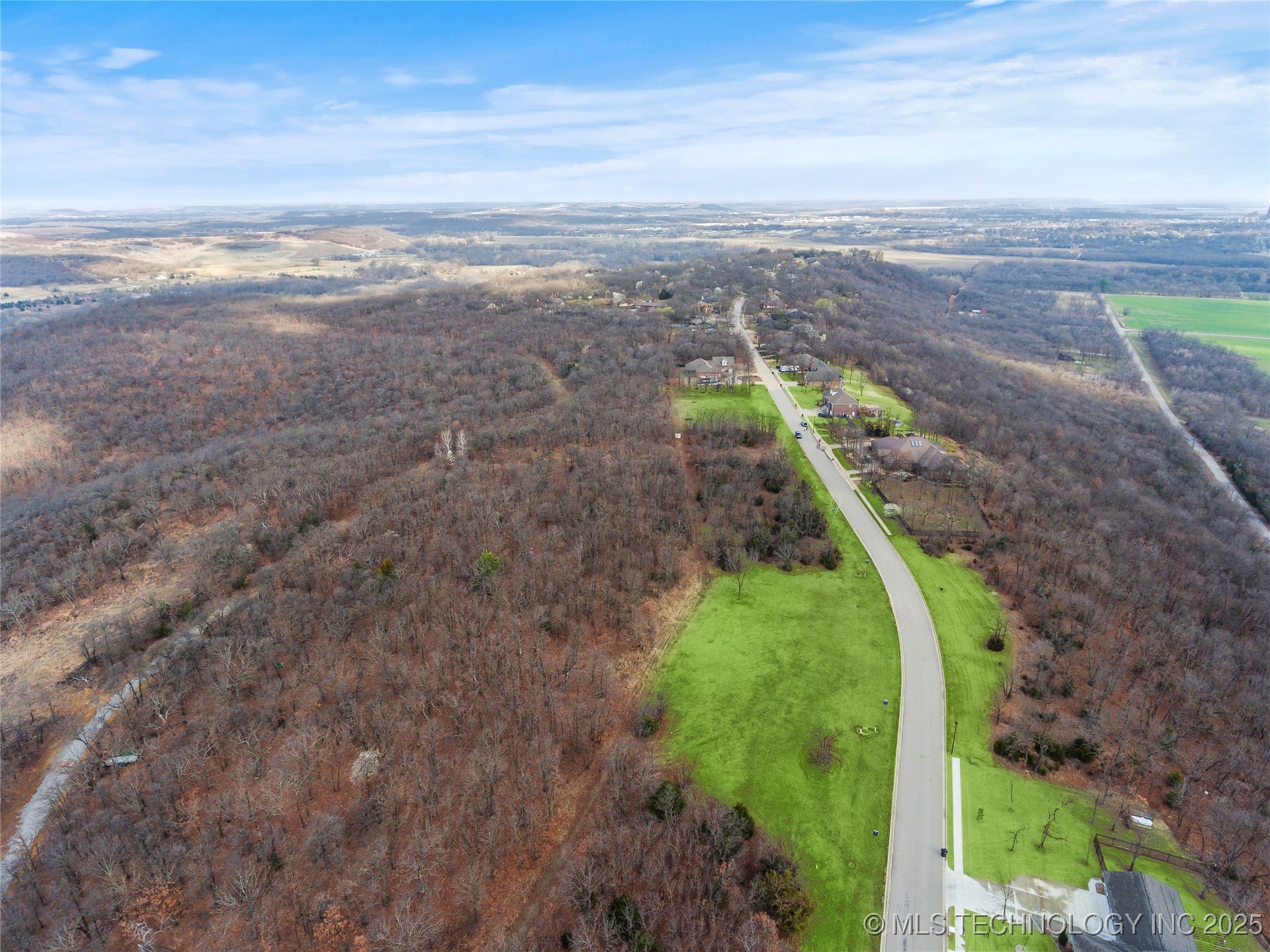2703 Mountain Road Property Photo 4